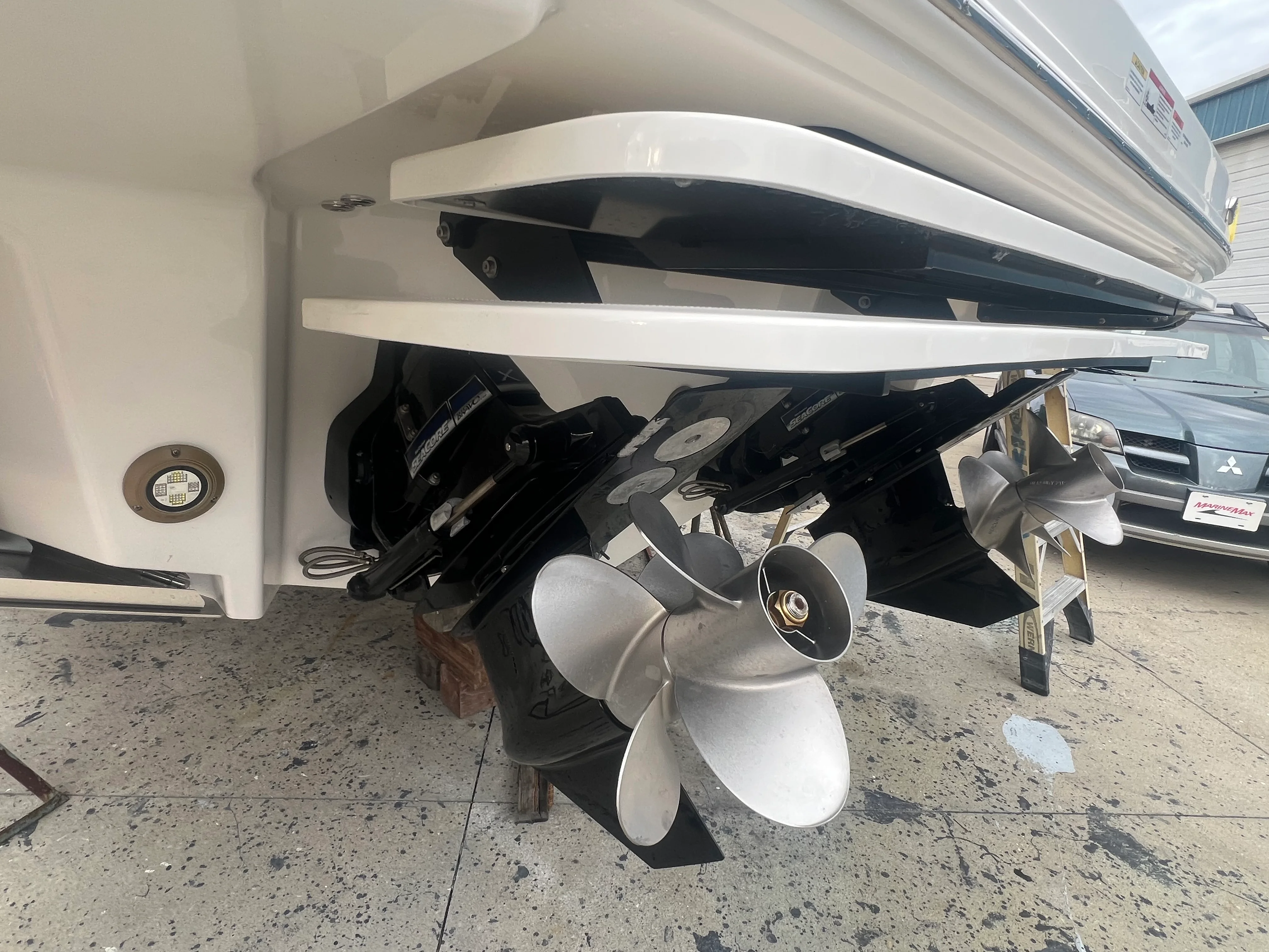 2026 Sea Ray Sundancer 370 Image Thumbnail #3