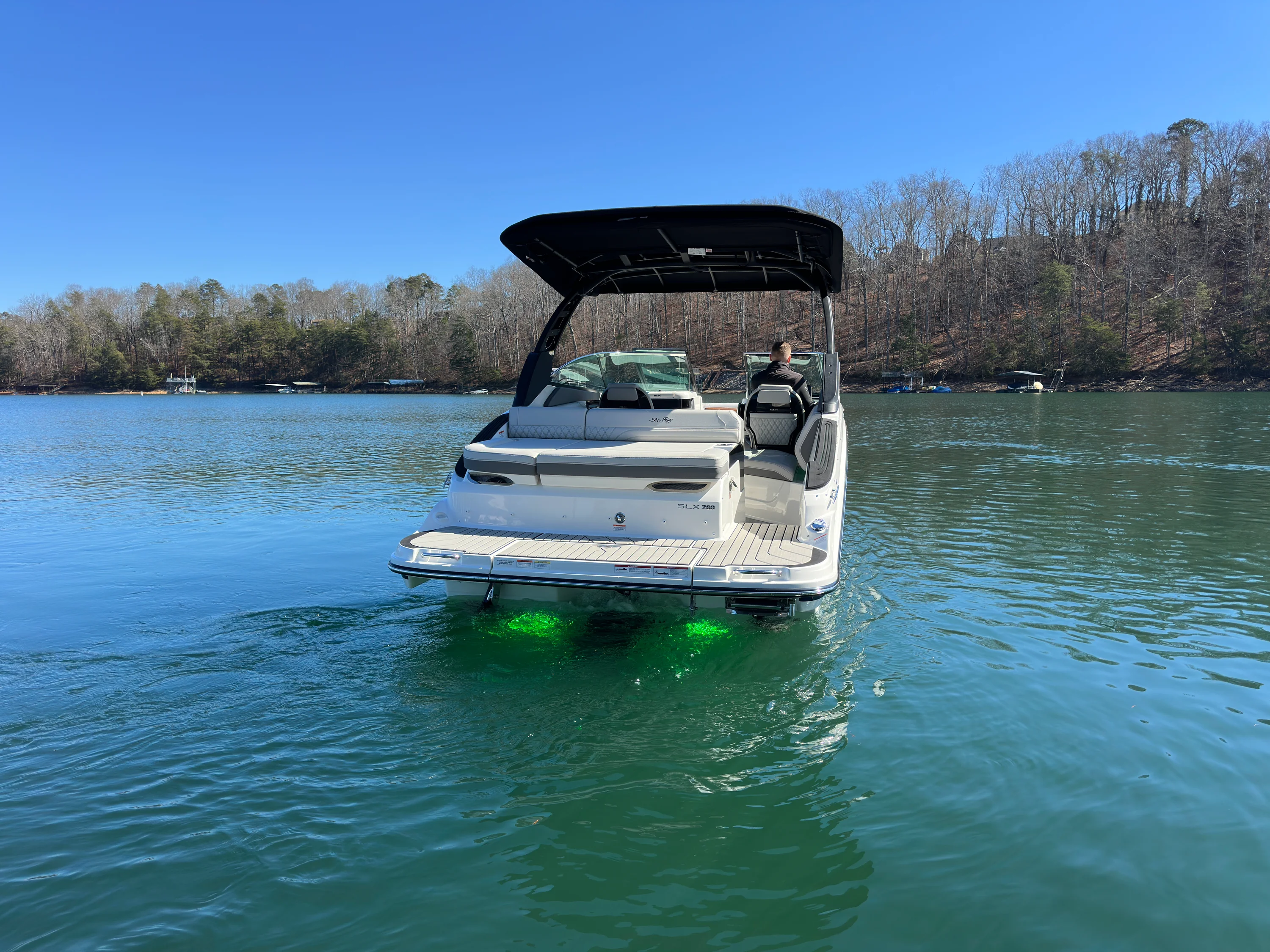 2026 Sea Ray SLX 260 Image Thumbnail #8