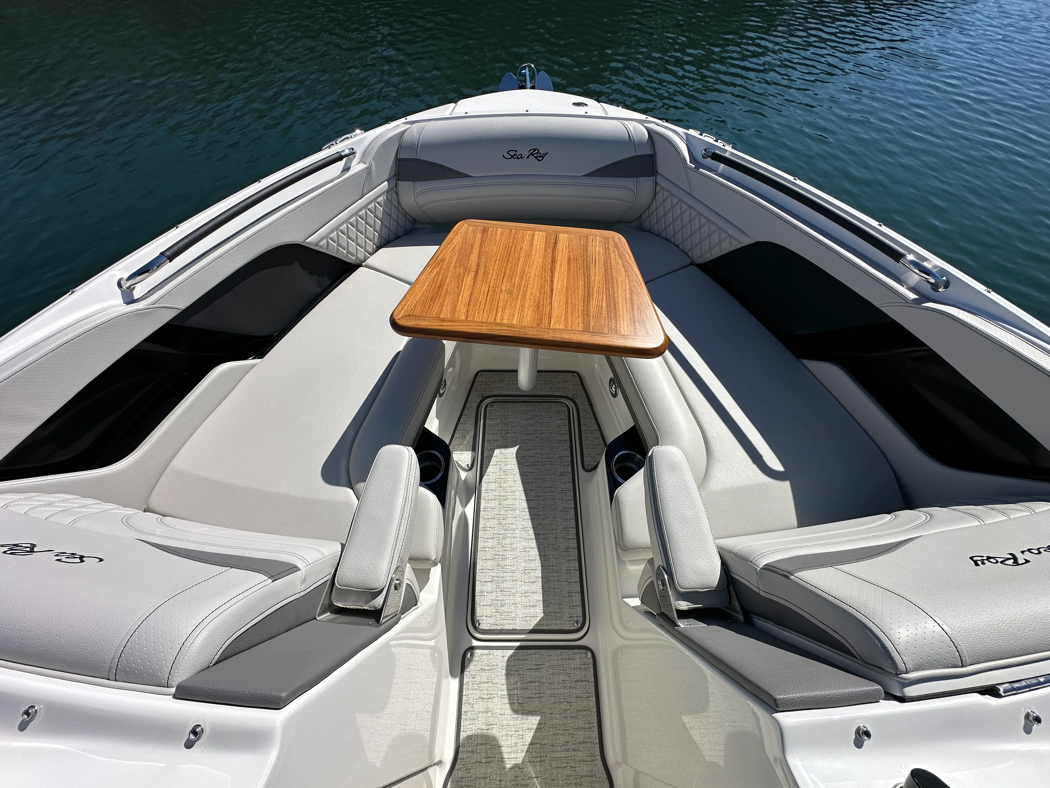 2026 Sea Ray SLX 260 Image Thumbnail #10