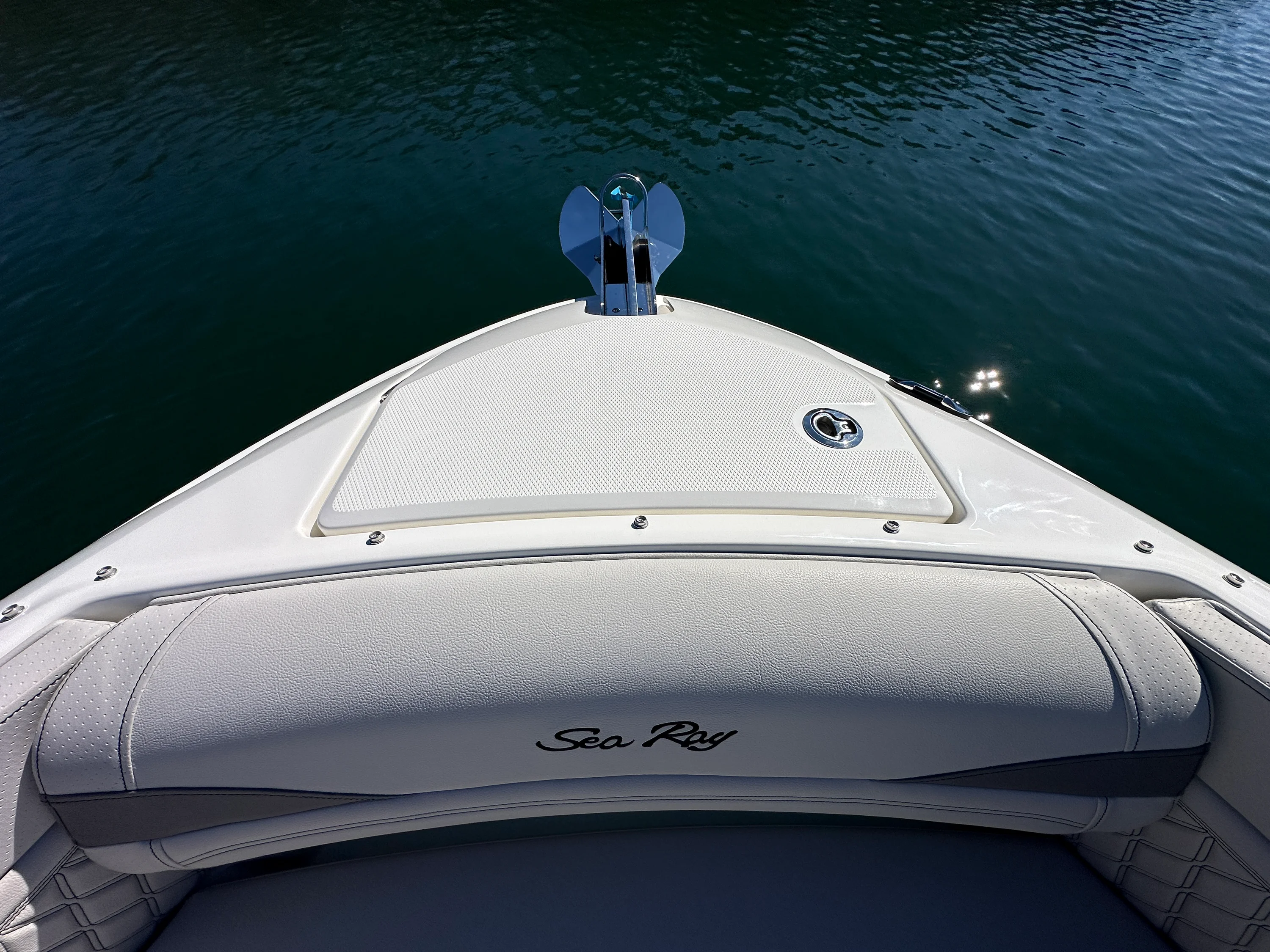 2026 Sea Ray SLX 260 Image Thumbnail #11