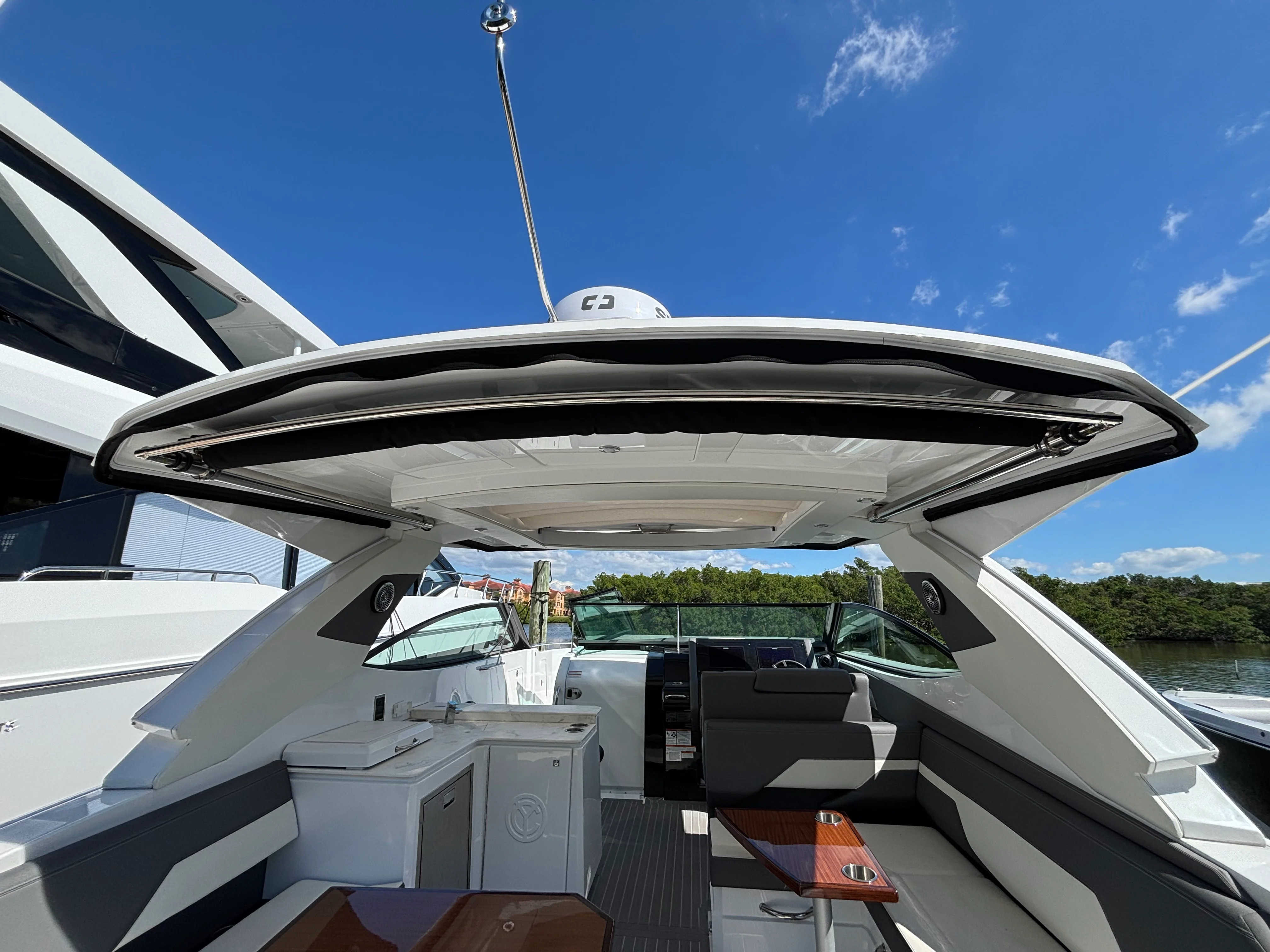 2022 Cruisers Yachts 38 GLS-OB Image Thumbnail #21