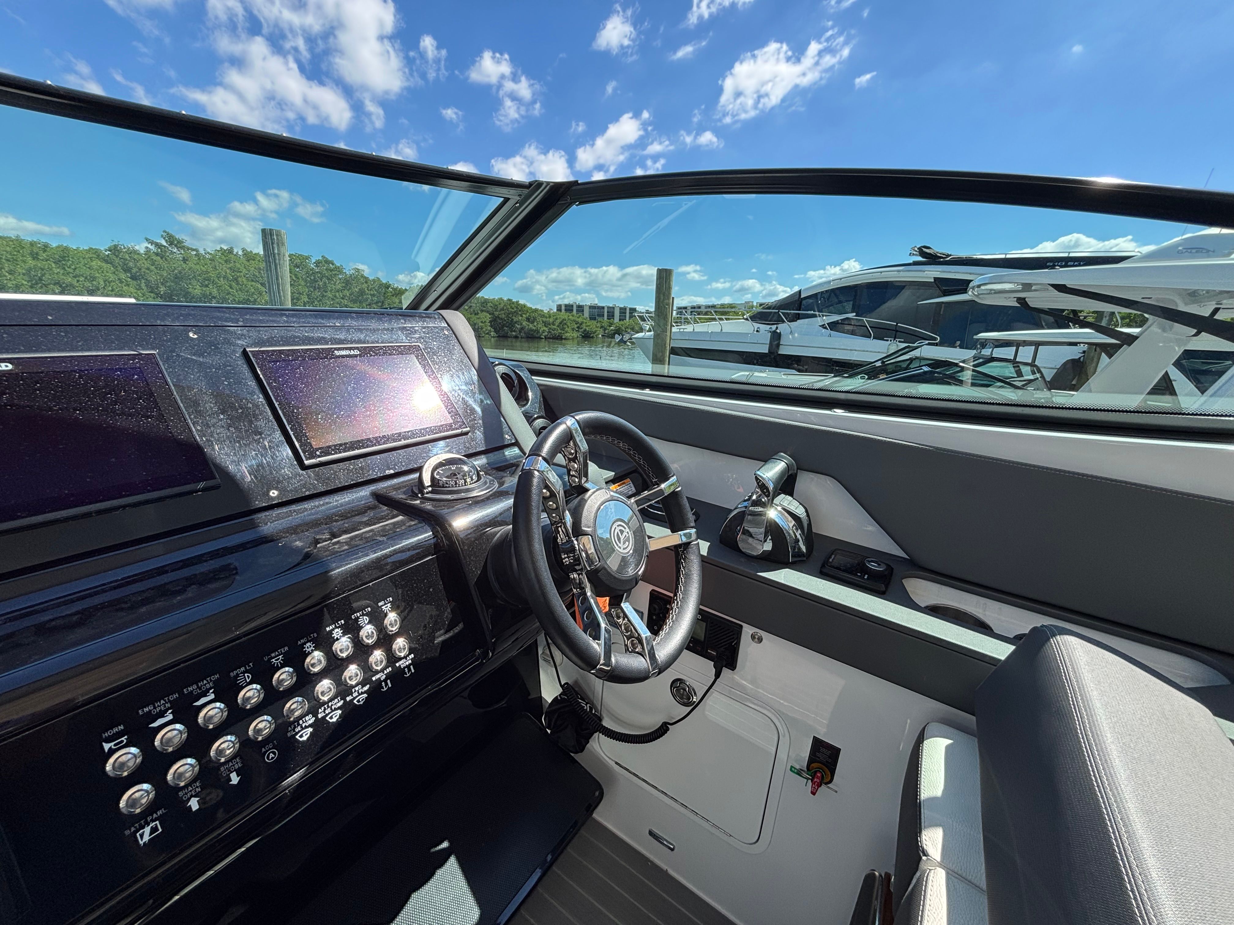 2022 Cruisers Yachts 38 GLS-OB Image Thumbnail #12