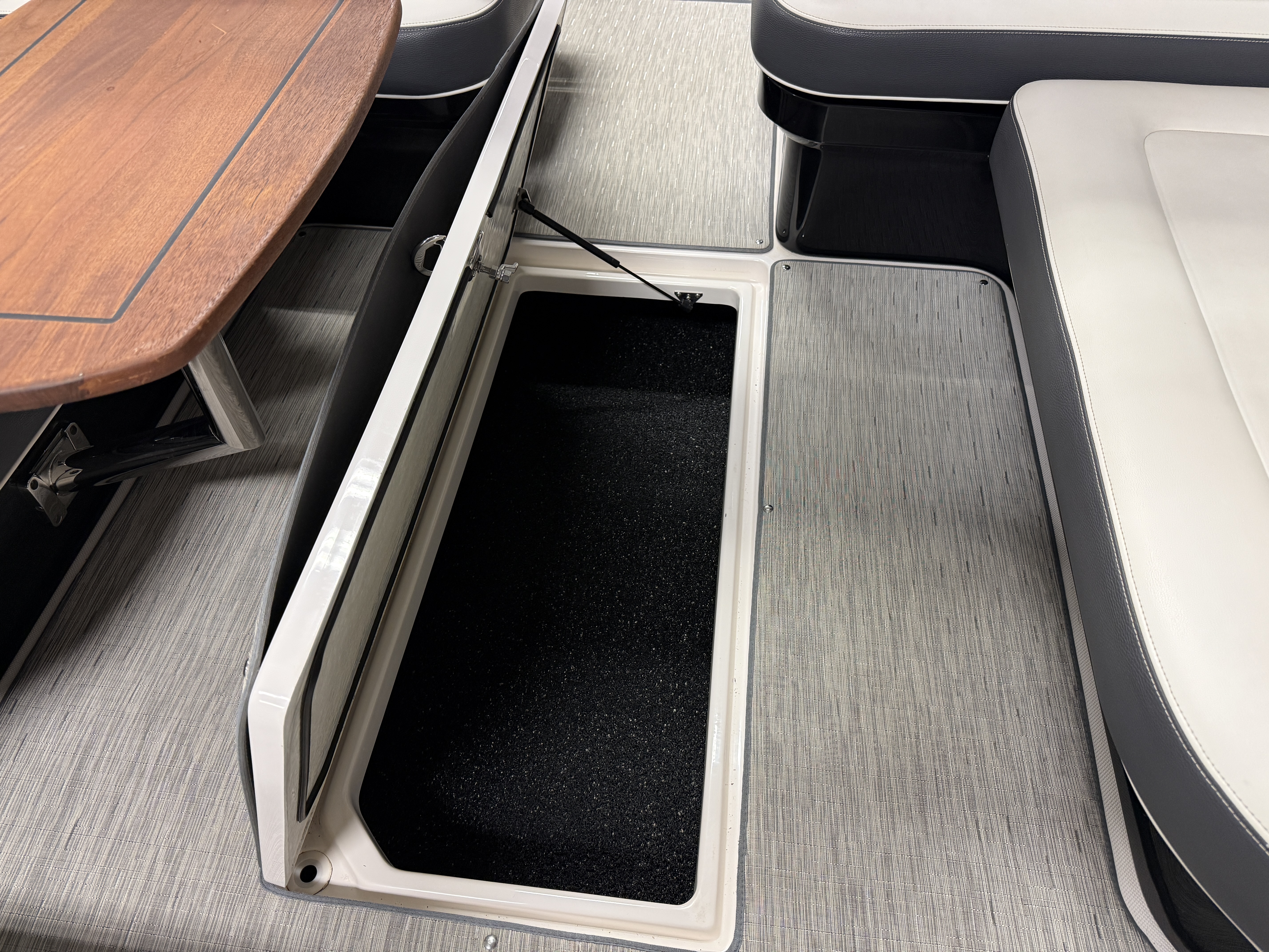 2018 Regal 2800 Image Thumbnail #32