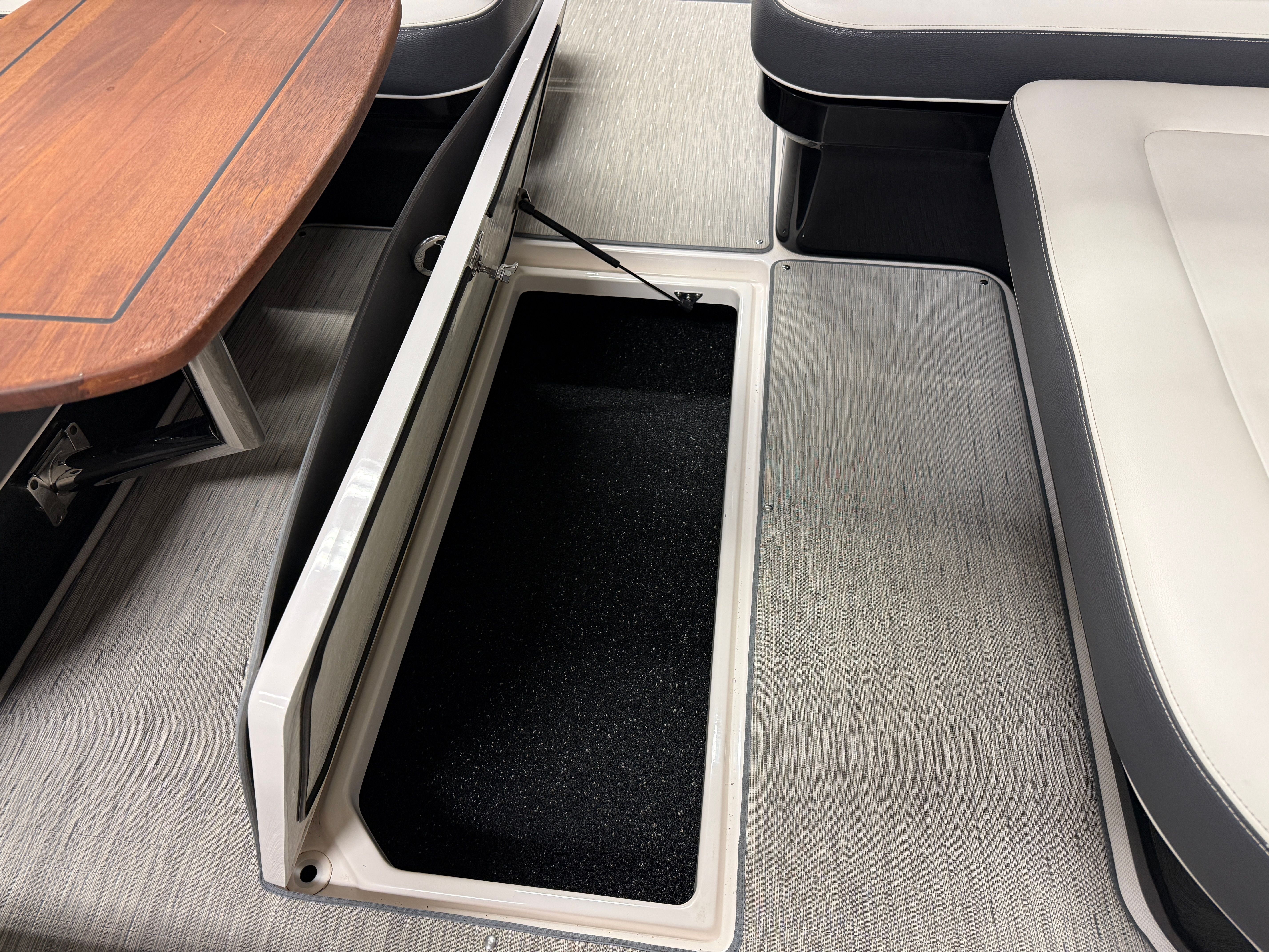 2018 Regal 2800 Image Thumbnail #32