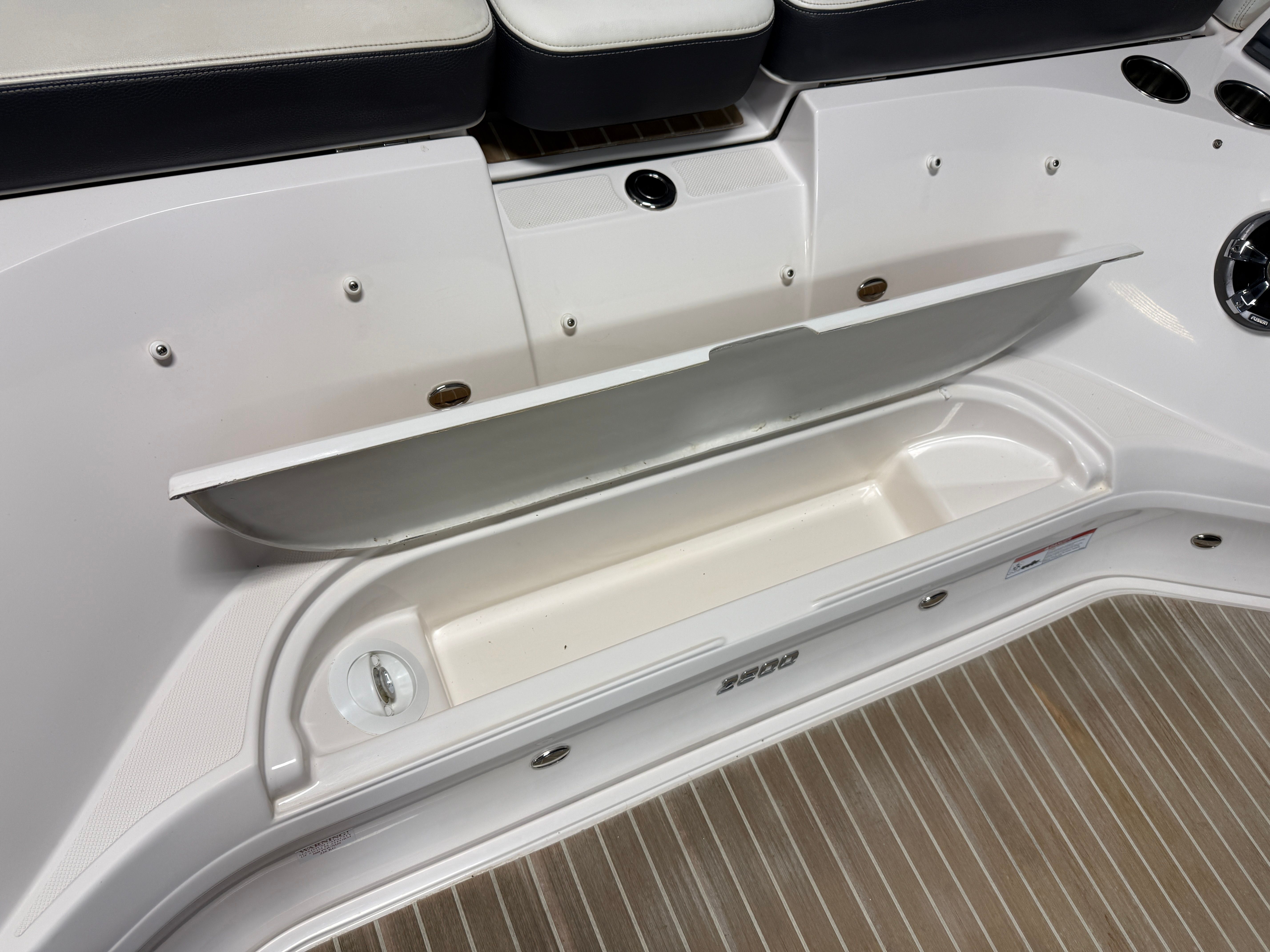 2018 Regal 2800 Image Thumbnail #8