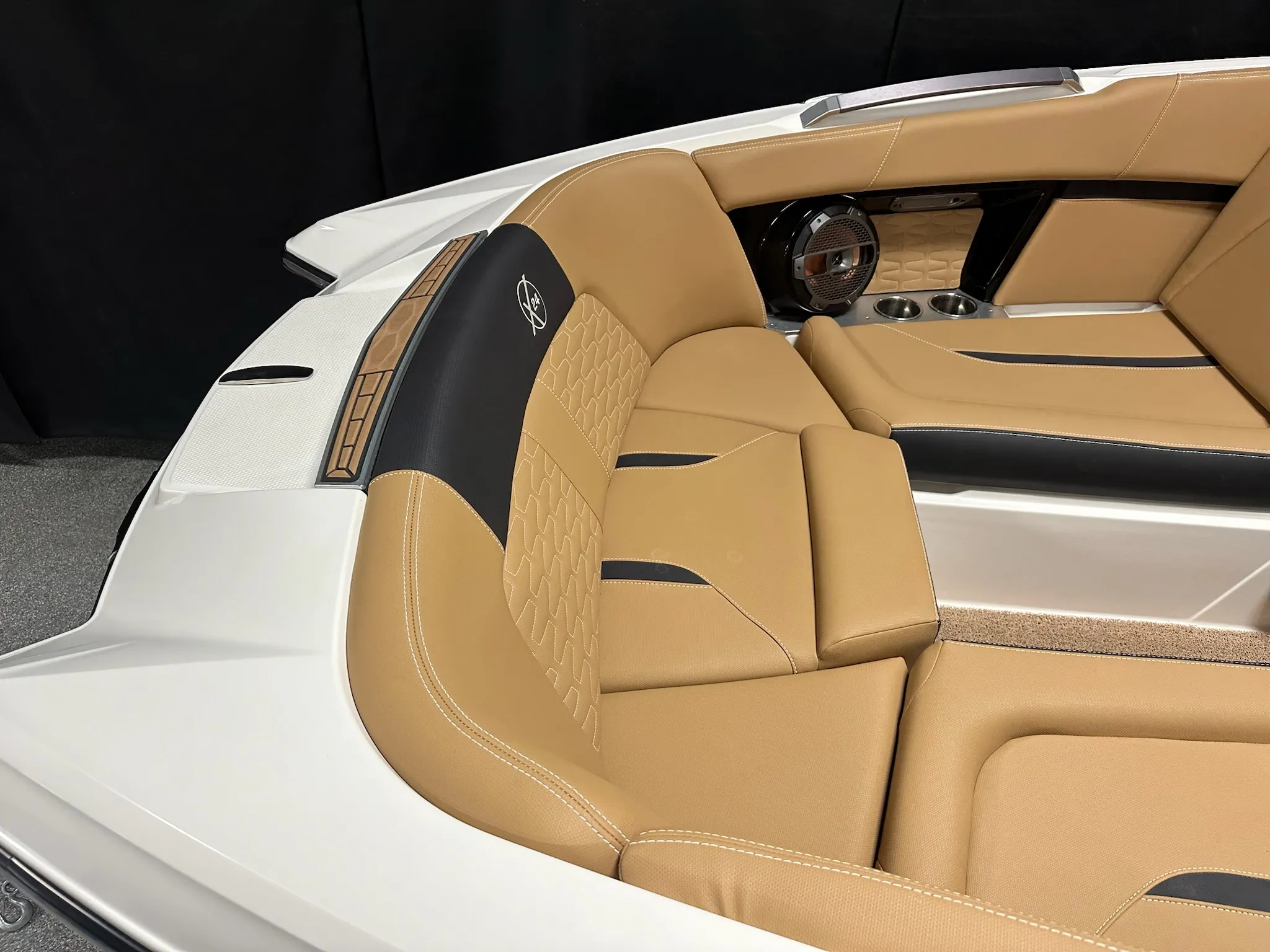 2021 Mastercraft X24 Image Thumbnail #2