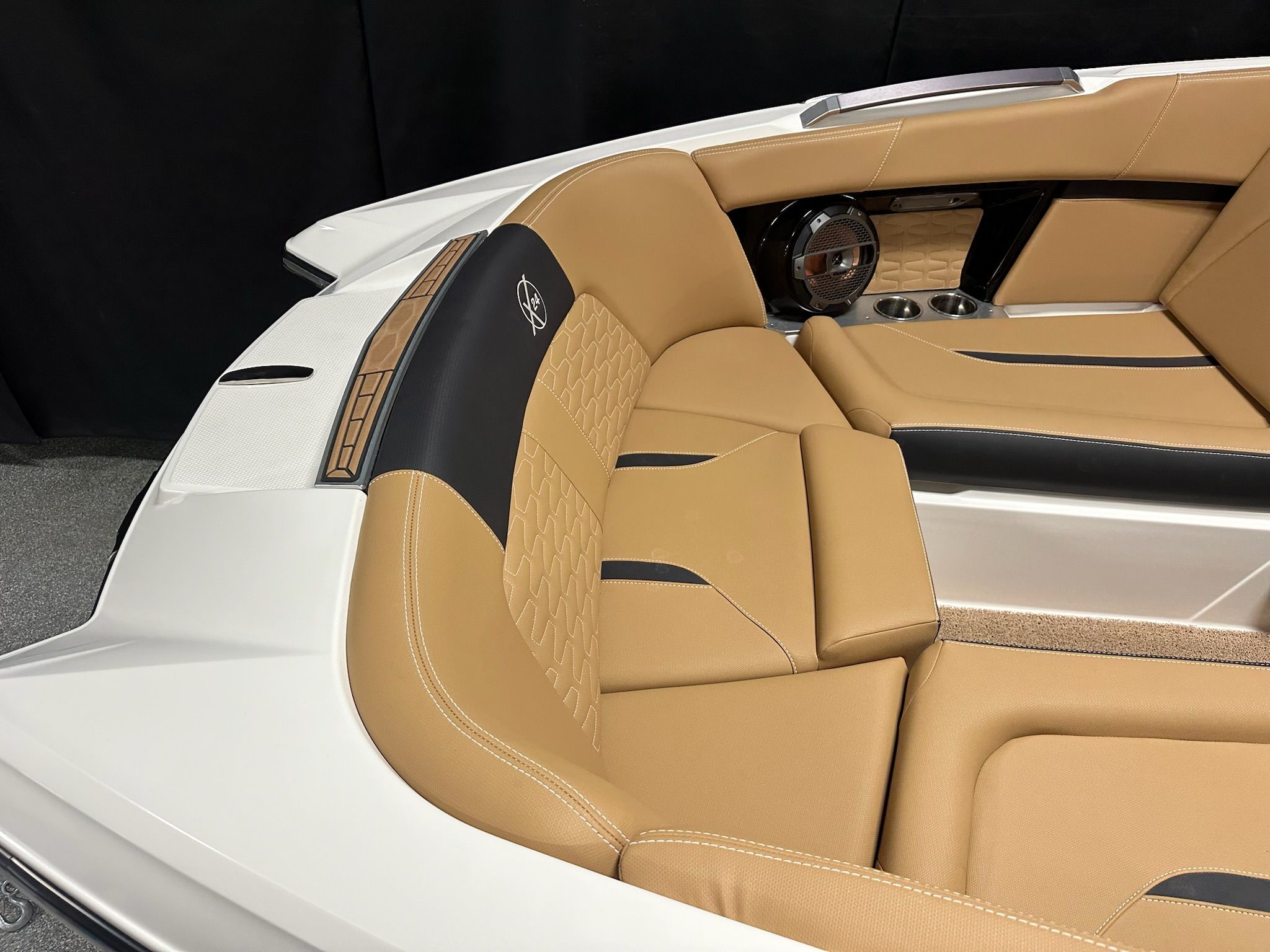 2021 Mastercraft X24 Image Thumbnail #2