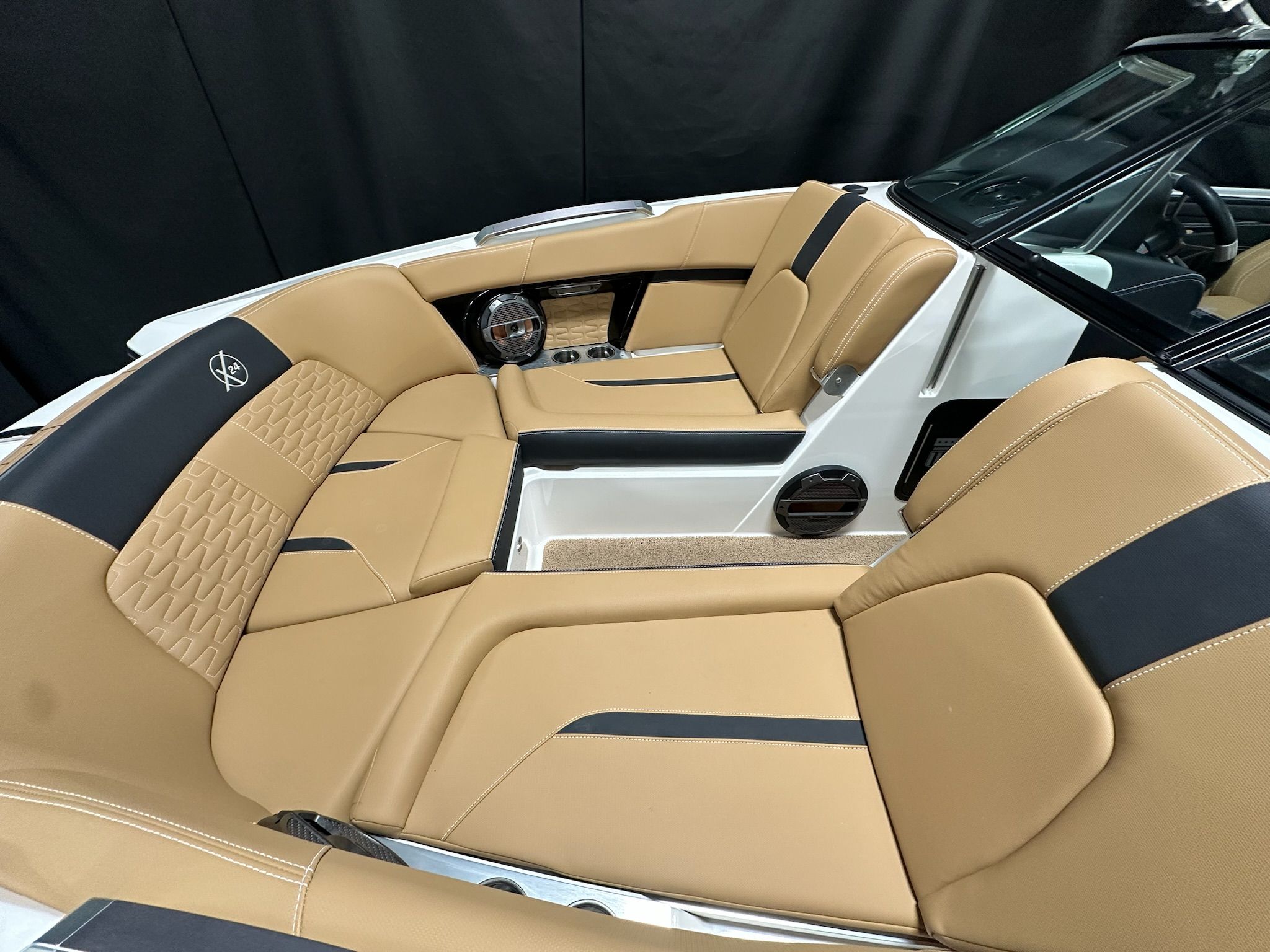 2021 Mastercraft X24 Image Thumbnail #3