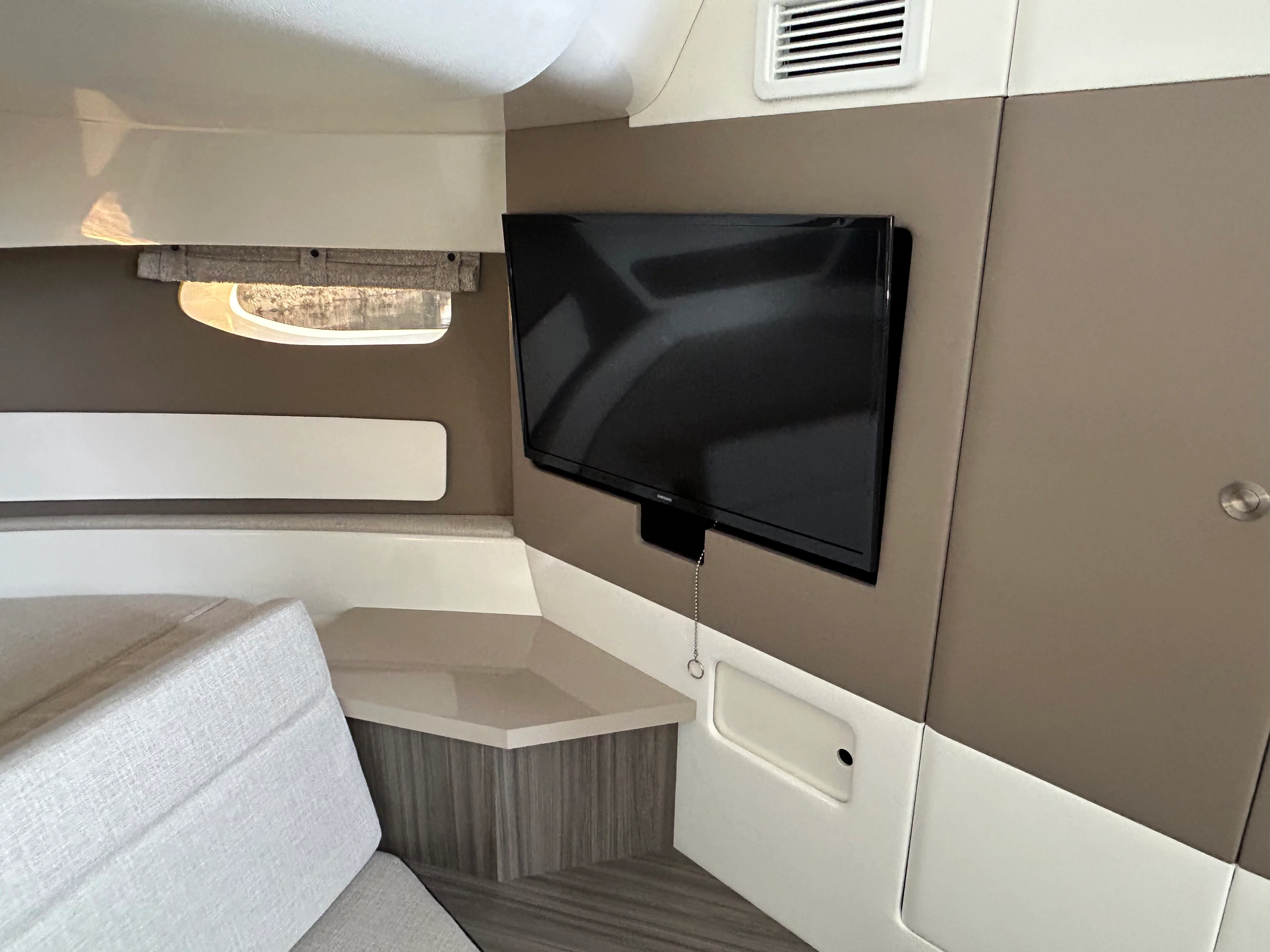 2026 Sea Ray Sundancer 370 Outboard Image Thumbnail #42