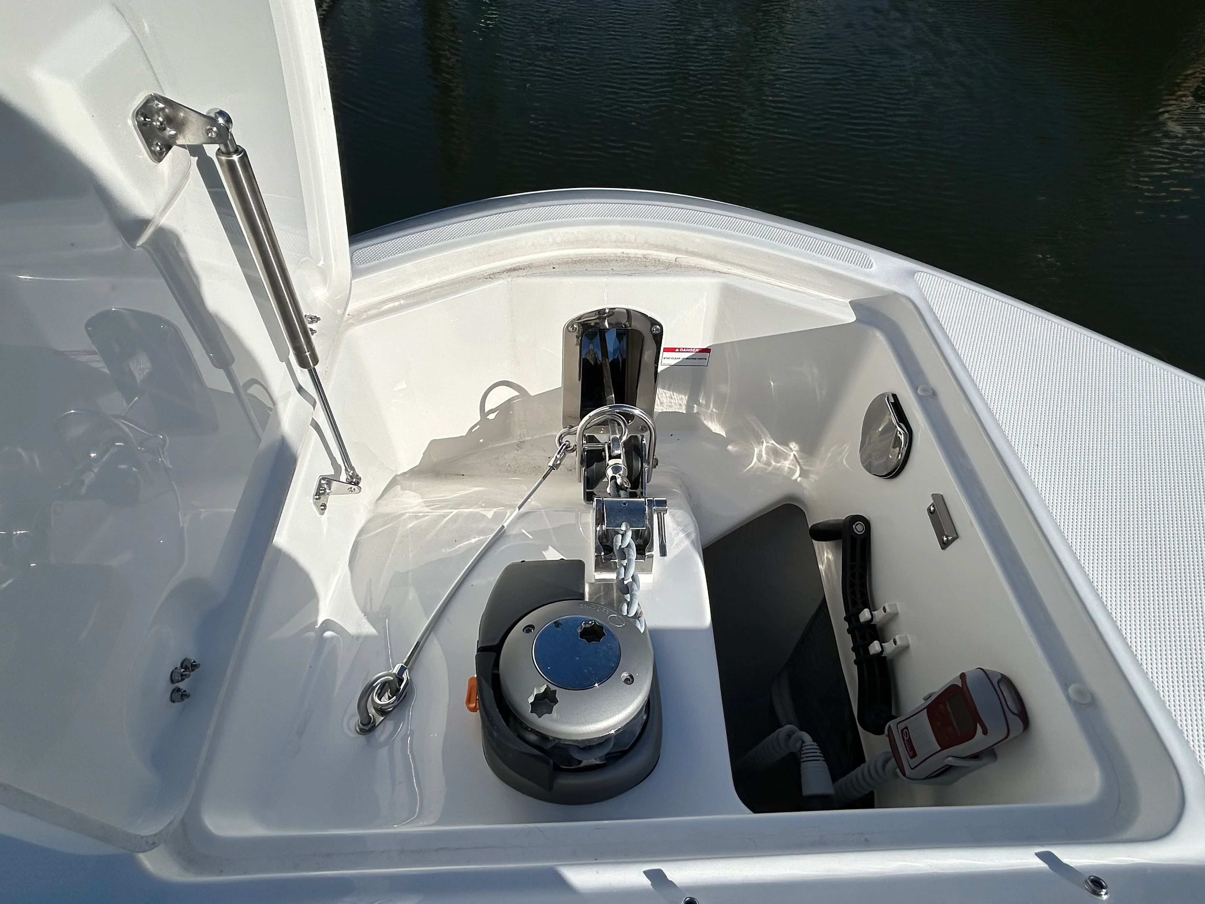 2026 Sea Ray Sundancer 370 Outboard Image Thumbnail #30
