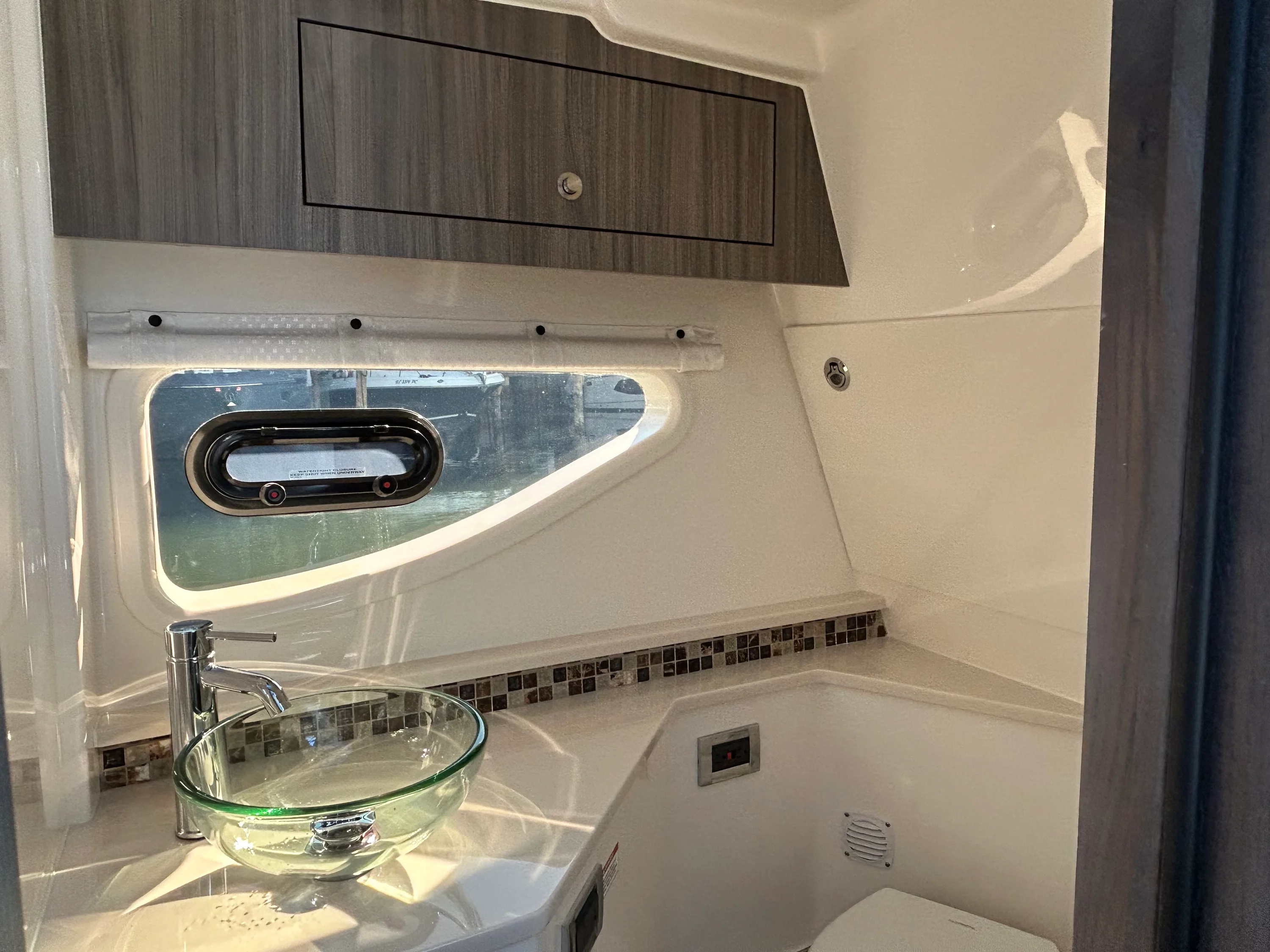 2026 Sea Ray Sundancer 370 Outboard Image Thumbnail #46