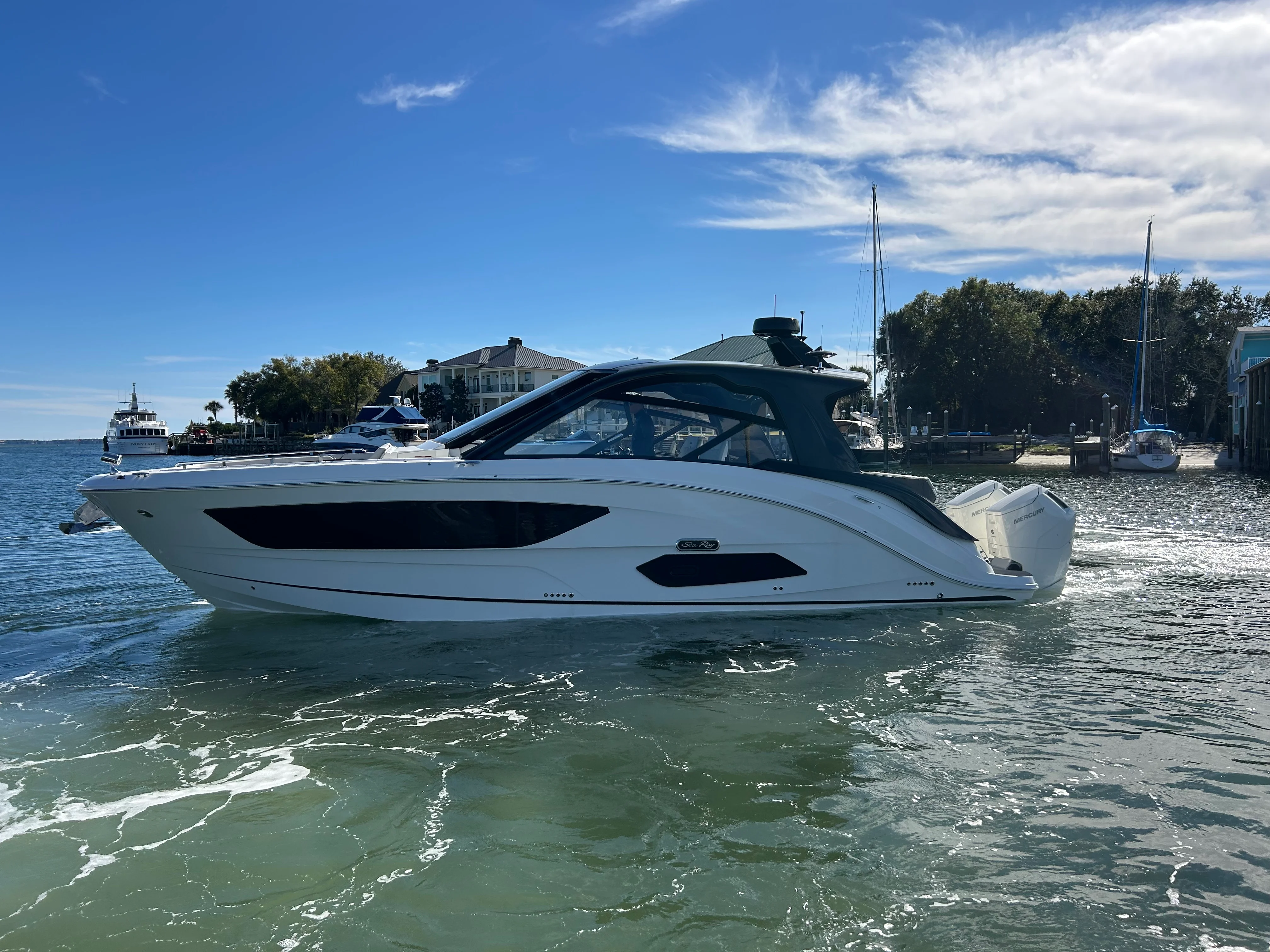 2026 Sea Ray Sundancer 370 Outboard Image Thumbnail #1