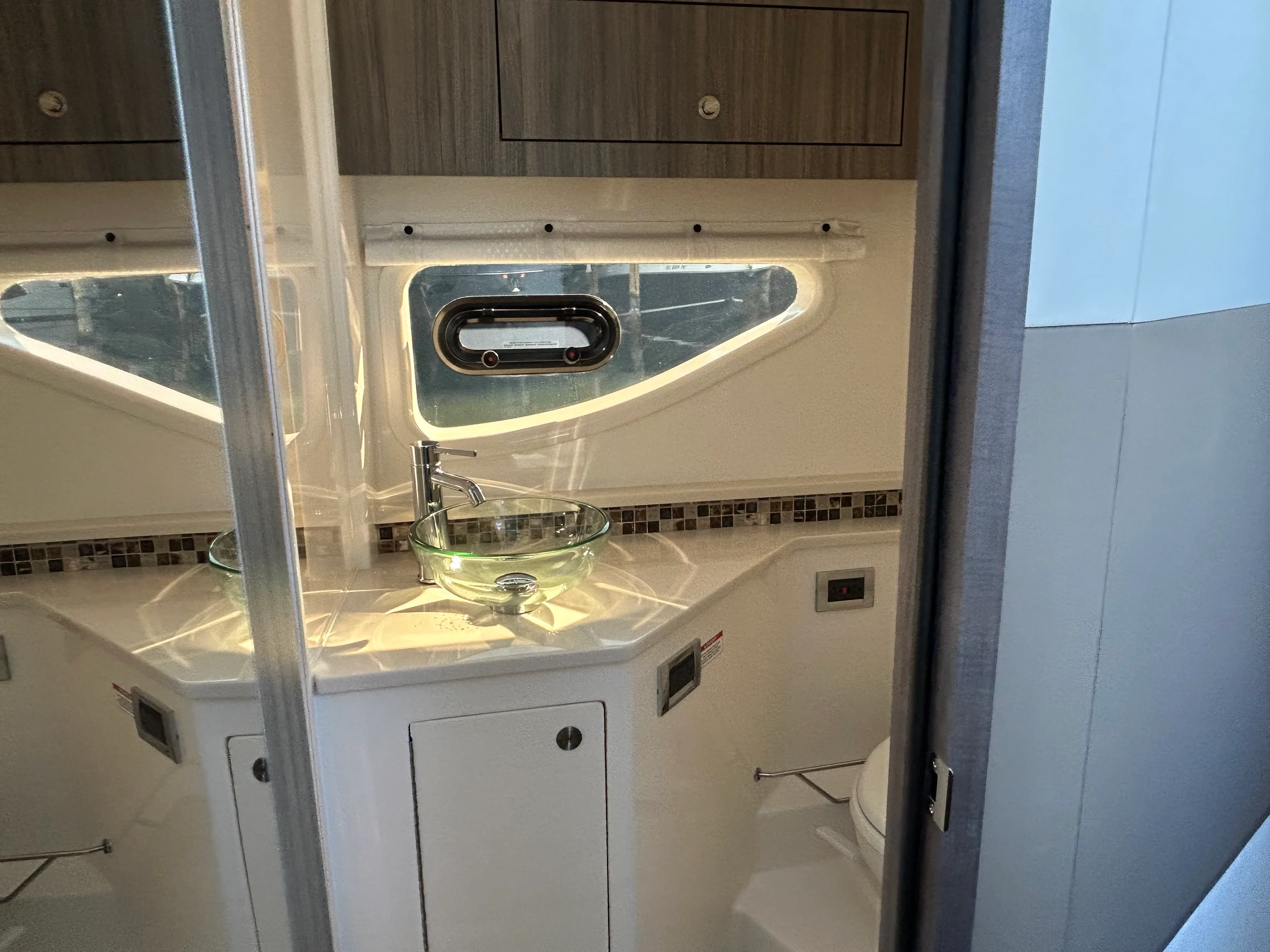 2026 Sea Ray Sundancer 370 Outboard Image Thumbnail #44