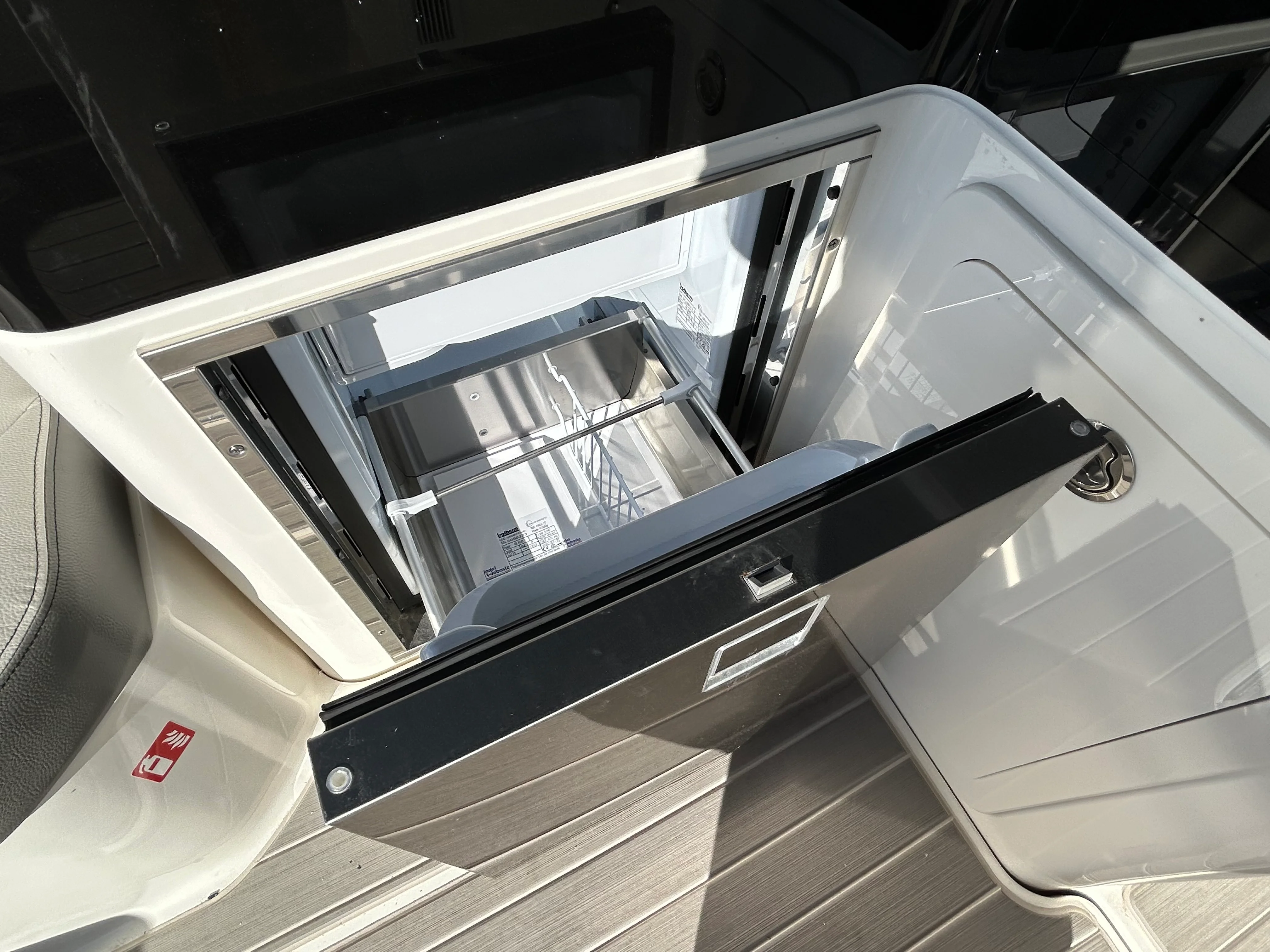 2026 Sea Ray Sundancer 370 Outboard Image Thumbnail #18