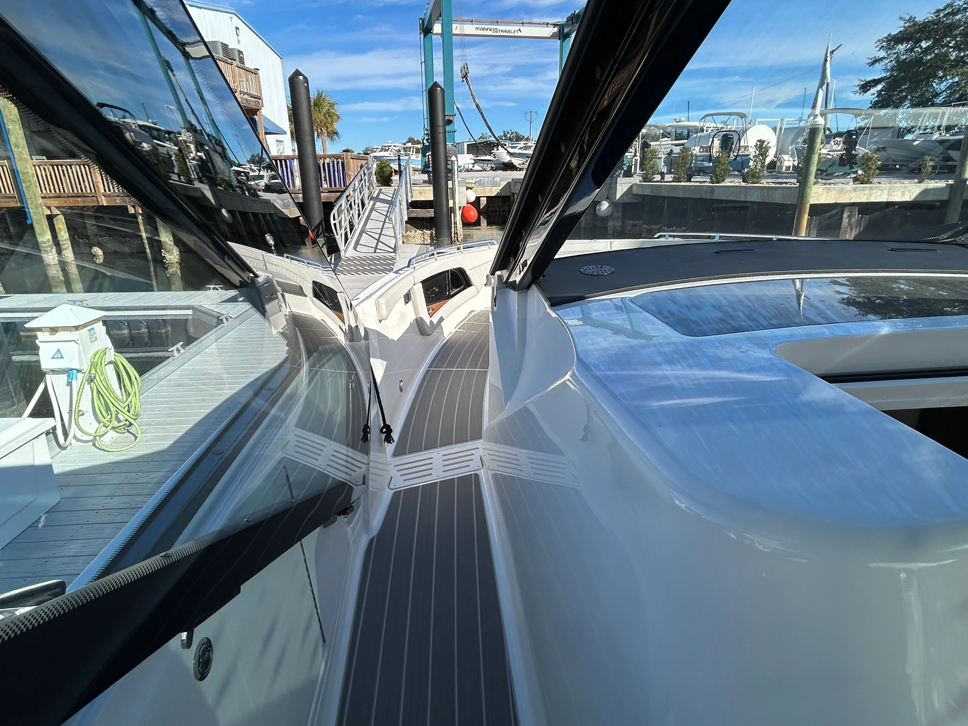 2026 Sea Ray Sundancer 370 Outboard Image Thumbnail #26