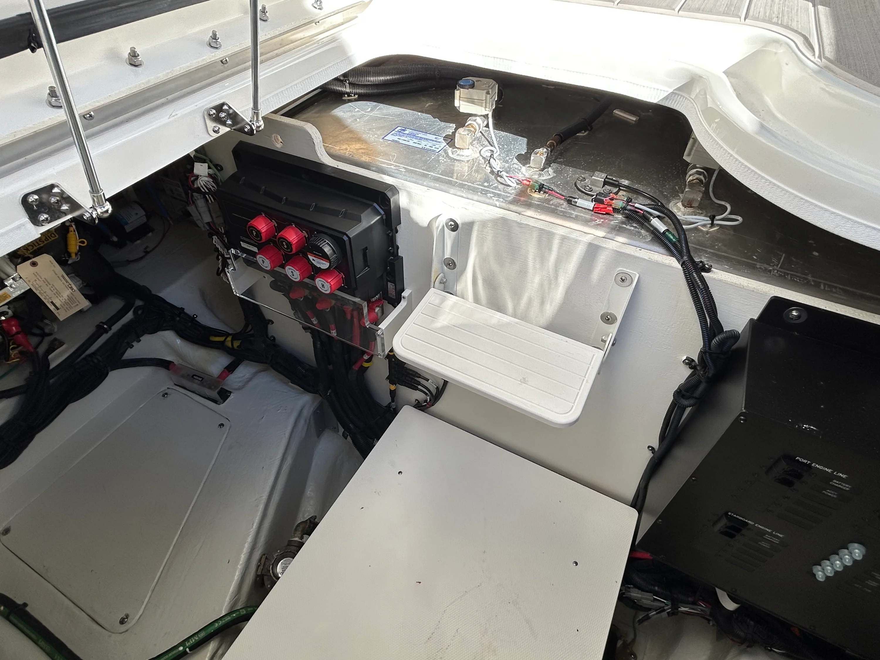 2026 Sea Ray Sundancer 370 Outboard Image Thumbnail #19