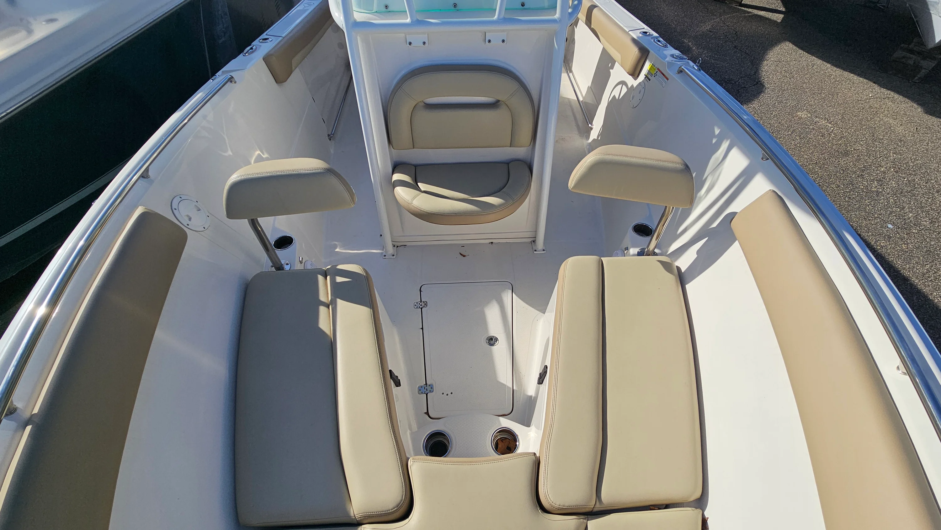 2021 Sailfish 242 CC Image Thumbnail #19