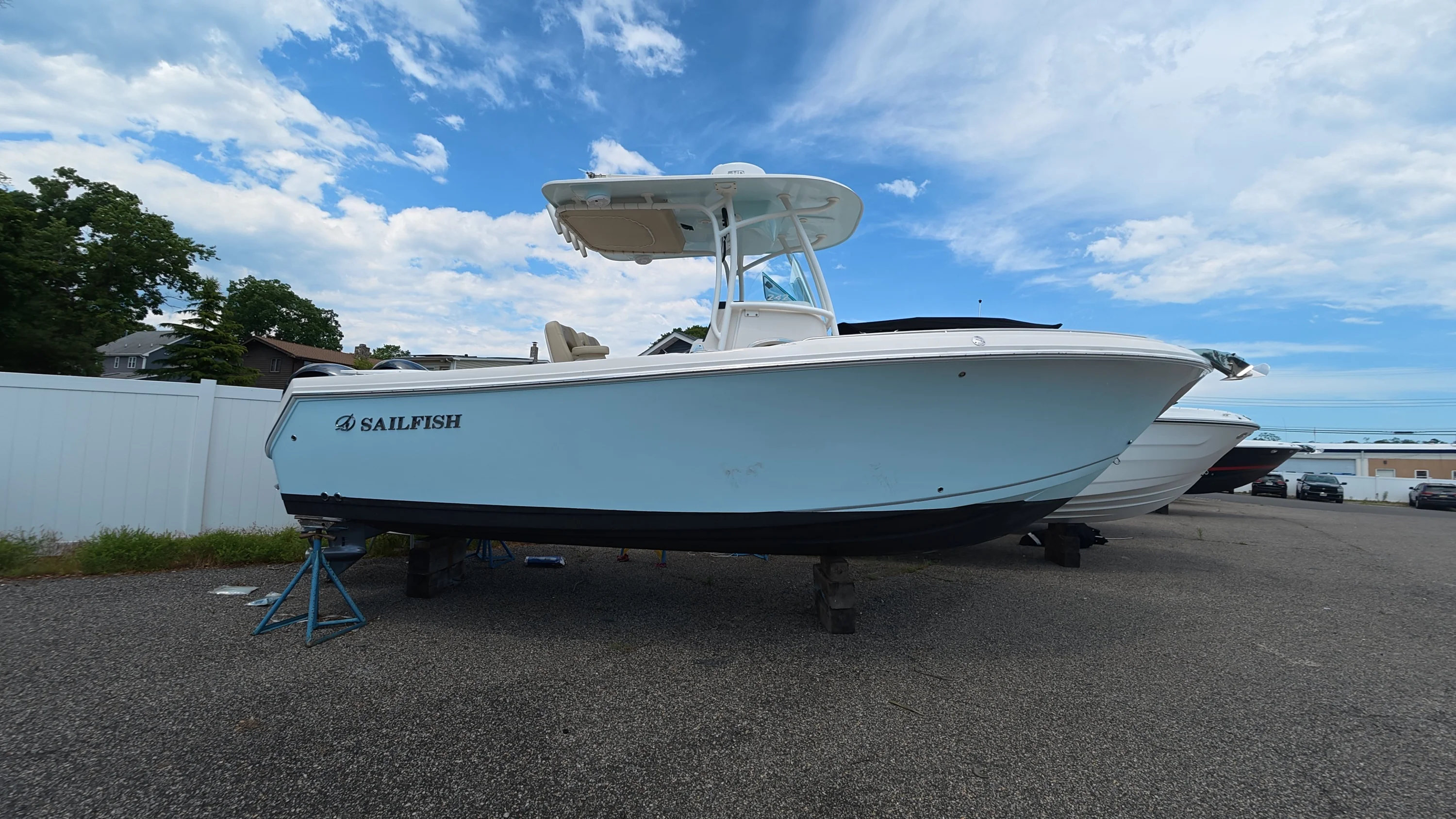 2021 Sailfish 242 CC Image Thumbnail #2