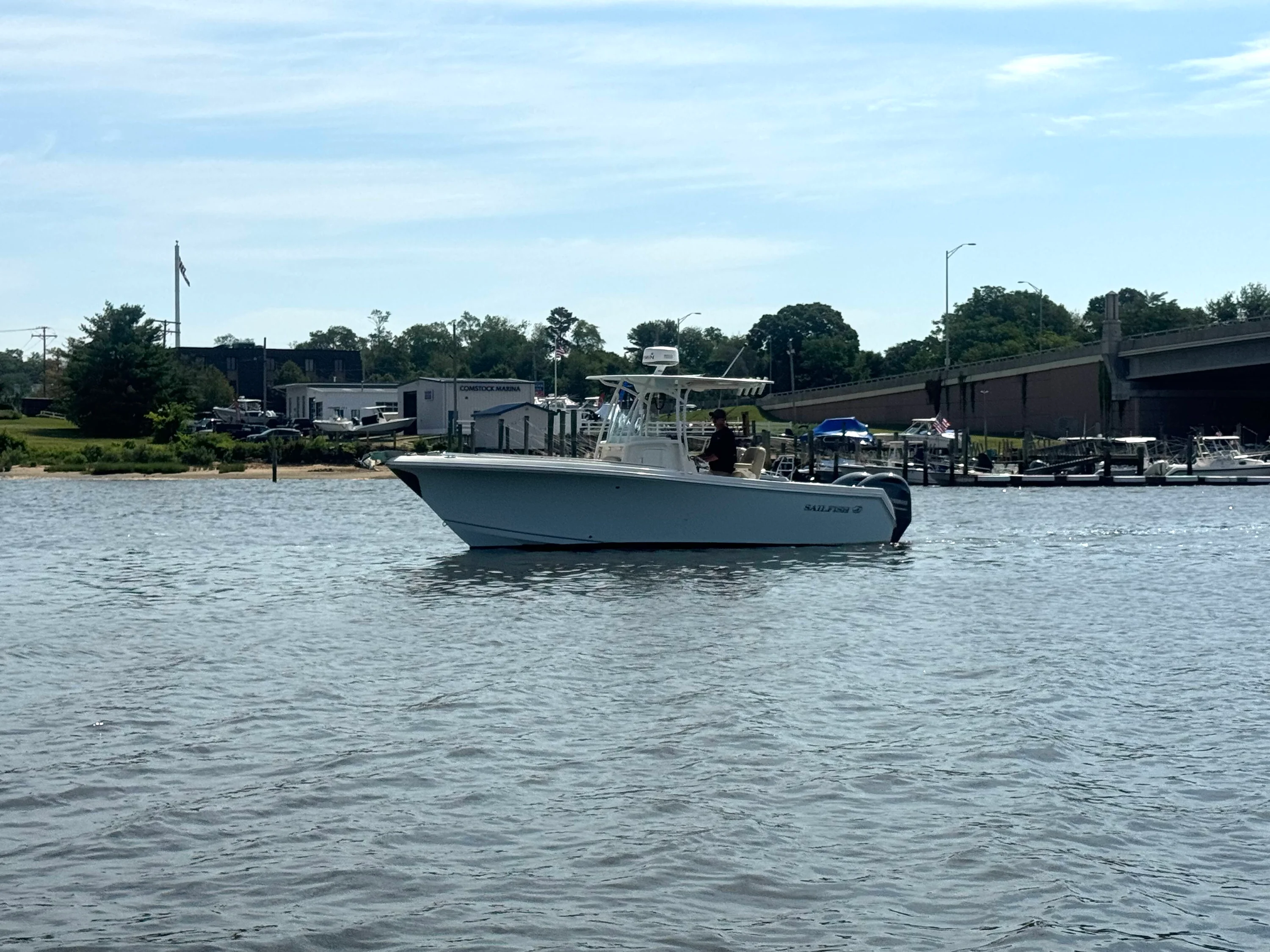 2021 Sailfish 242 CC Image Thumbnail #0