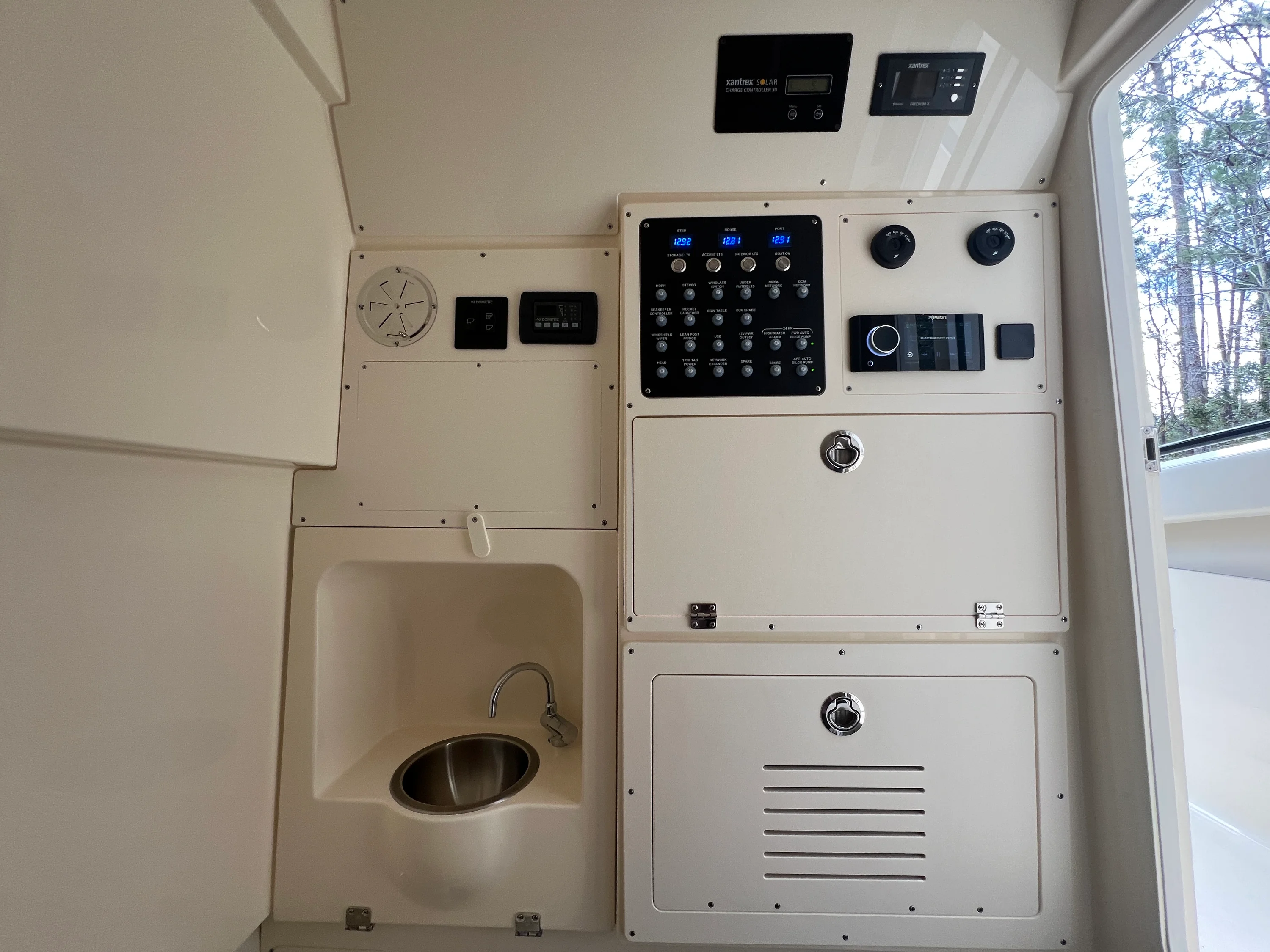 2026 Scout 330 LXF Image Thumbnail #33