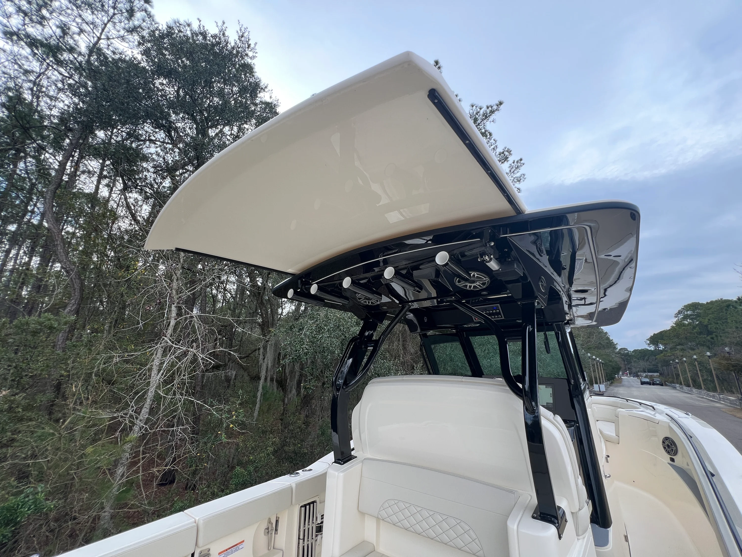 2026 Scout 330 LXF Image Thumbnail #17