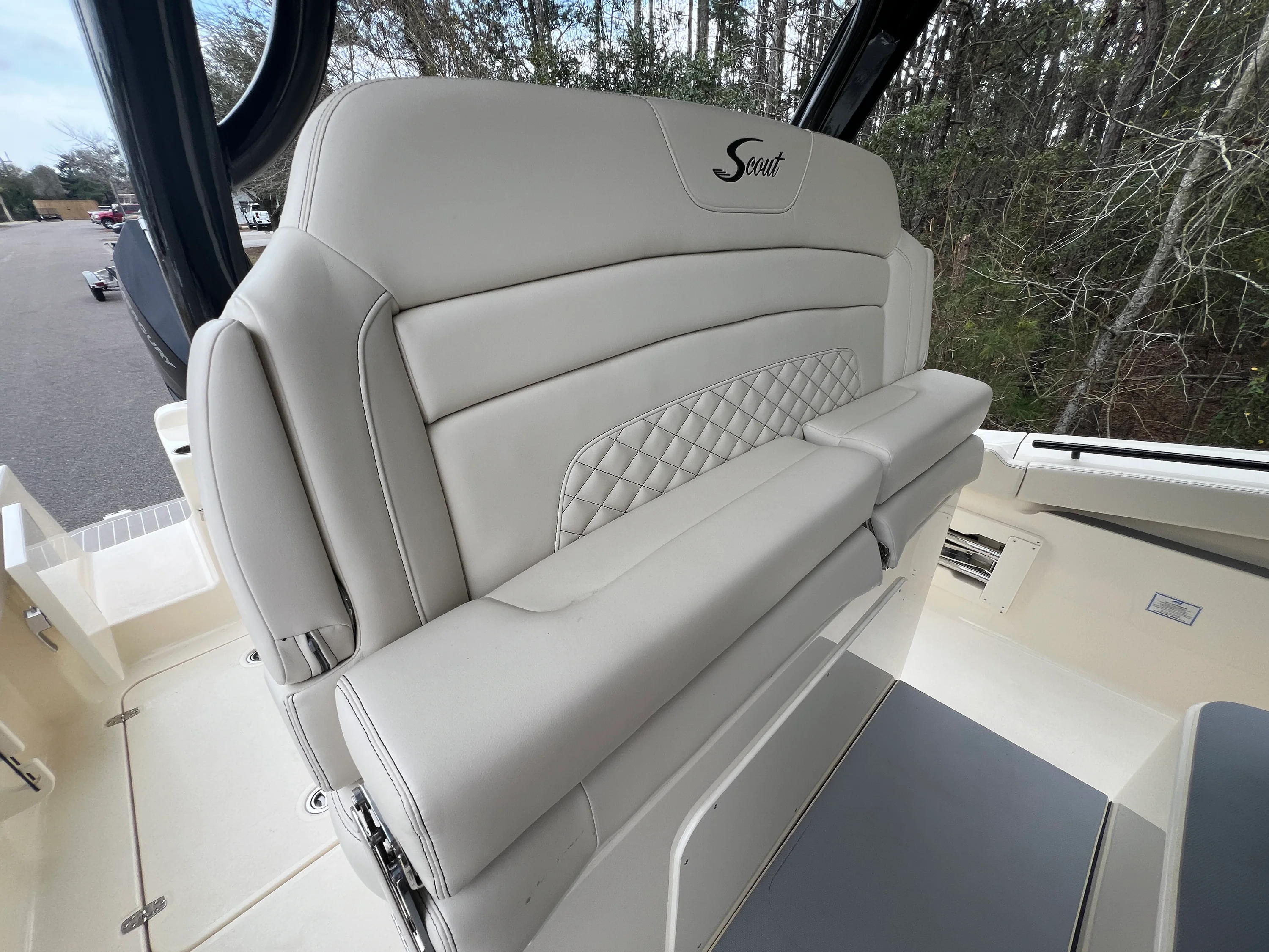2026 Scout 330 LXF Image Thumbnail #23