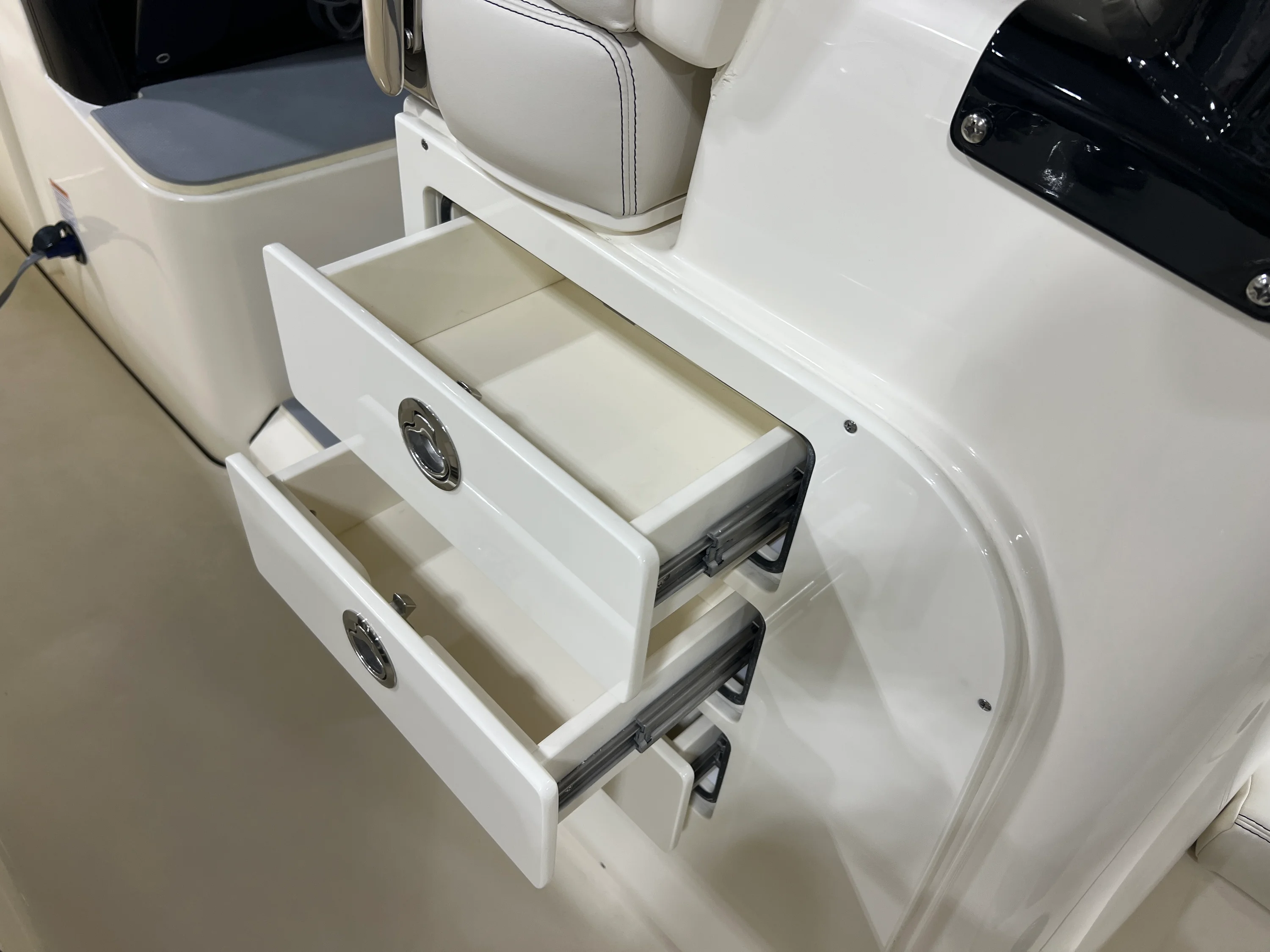 2026 Scout 330 LXF Image Thumbnail #22