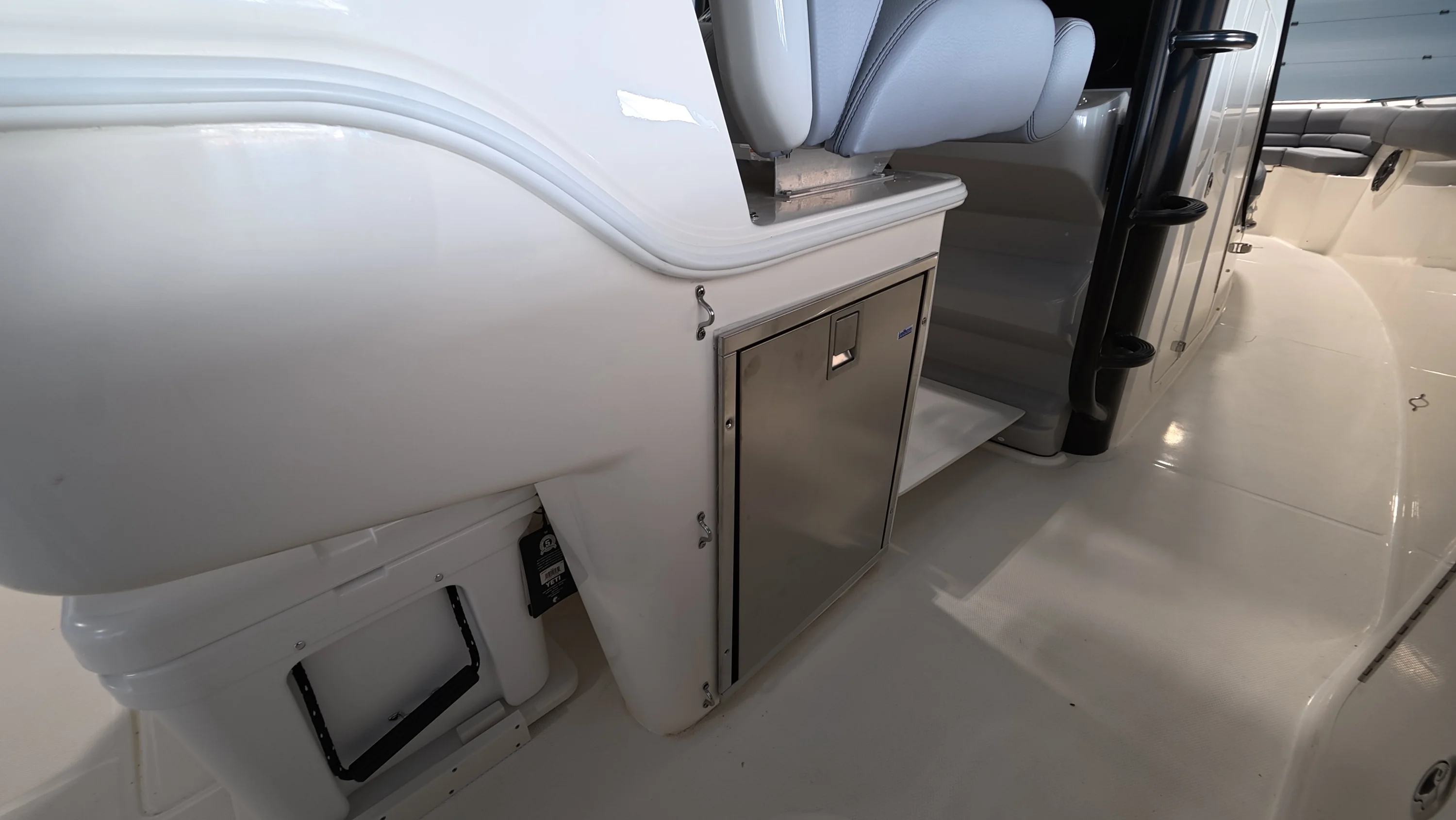 2026 Boston Whaler 330 Outrage Image Thumbnail #19