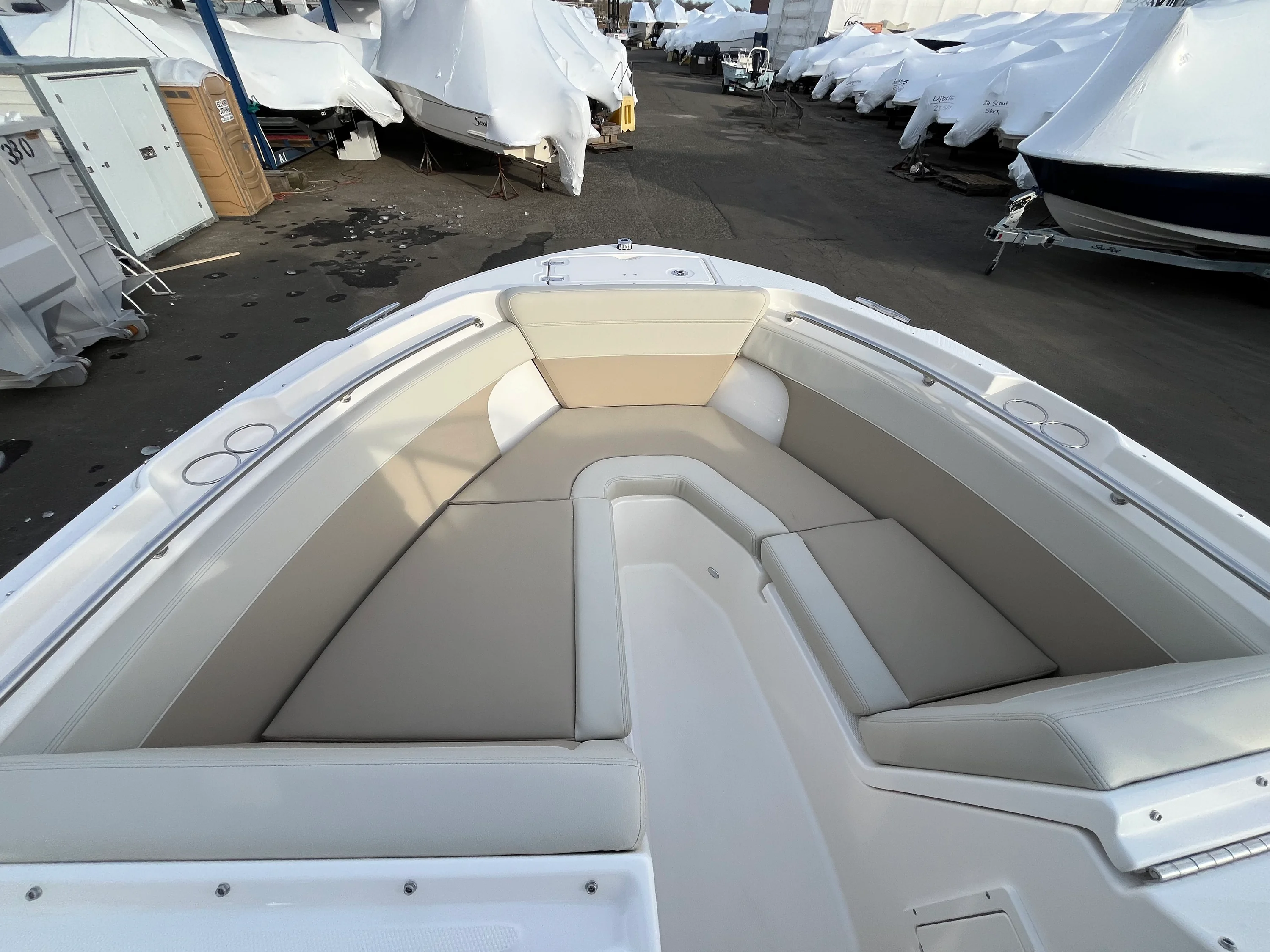 2026 Boston Whaler 210 Vantage Image Thumbnail #15