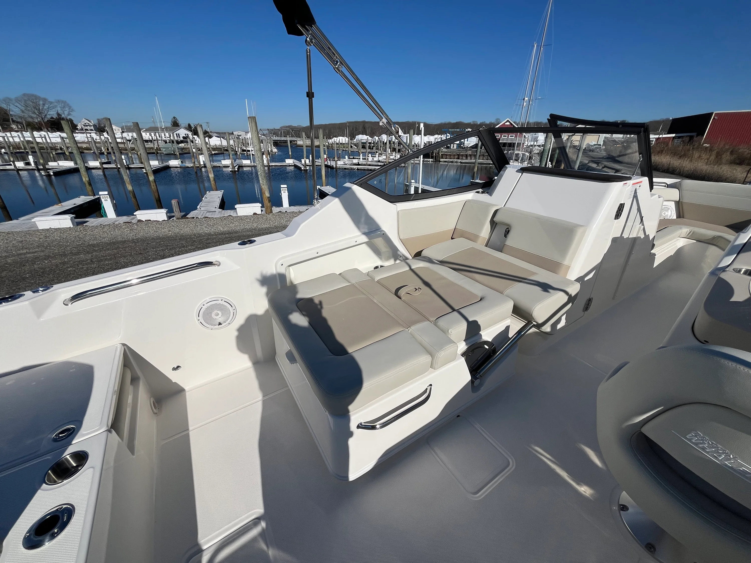 2026 Boston Whaler 210 Vantage Image Thumbnail #6