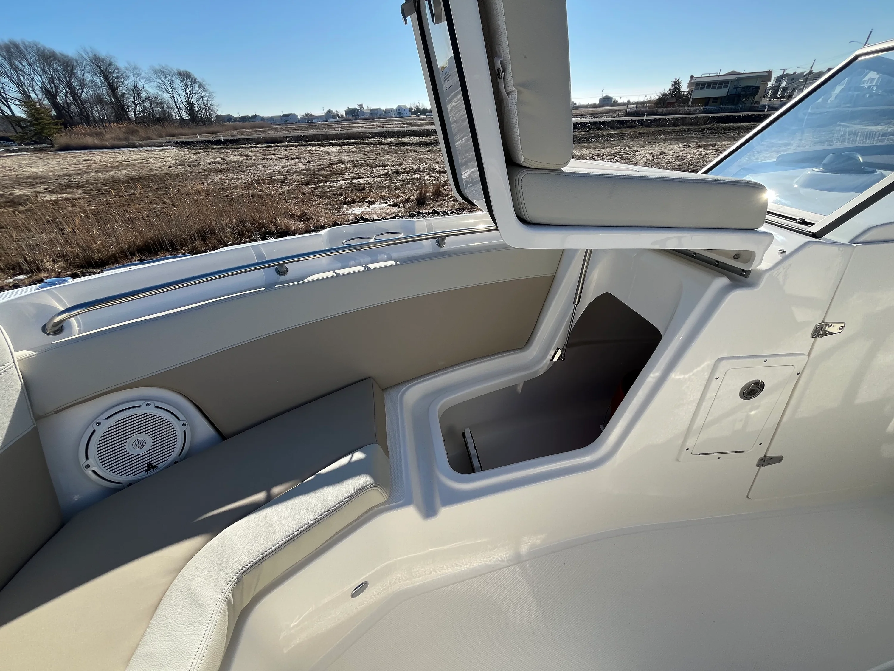 2026 Boston Whaler 210 Vantage Image Thumbnail #14
