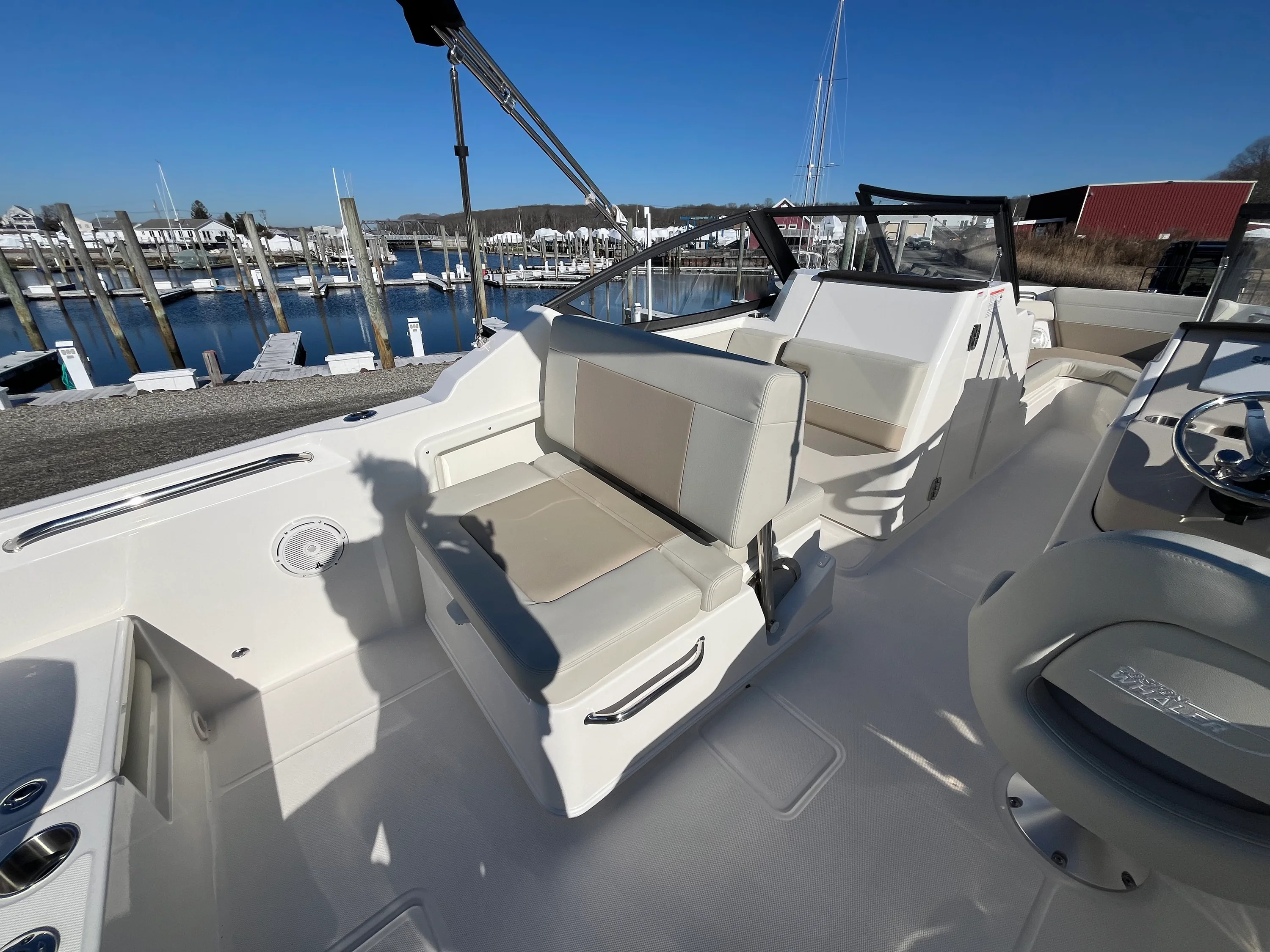 2026 Boston Whaler 210 Vantage Image Thumbnail #4