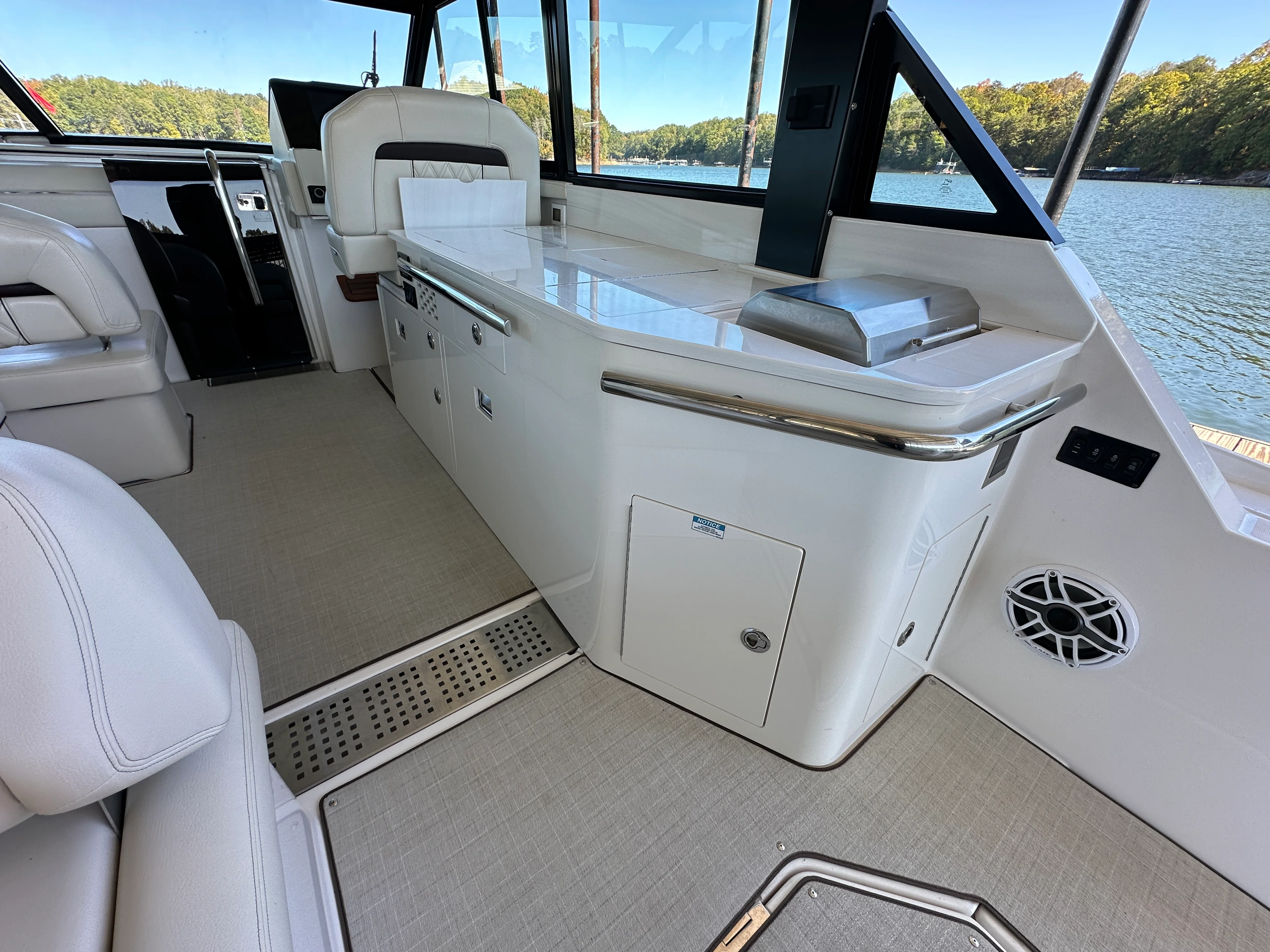 2022 Regal 36 GRAND COUPE Image Thumbnail #9