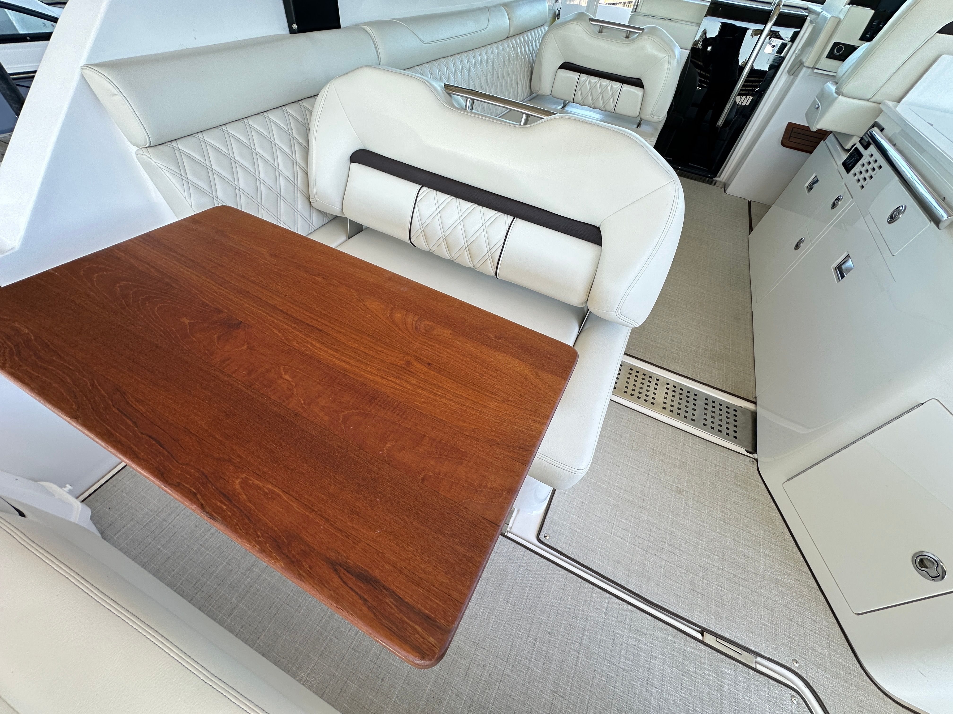 2022 Regal 36 GRAND COUPE Image Thumbnail #8