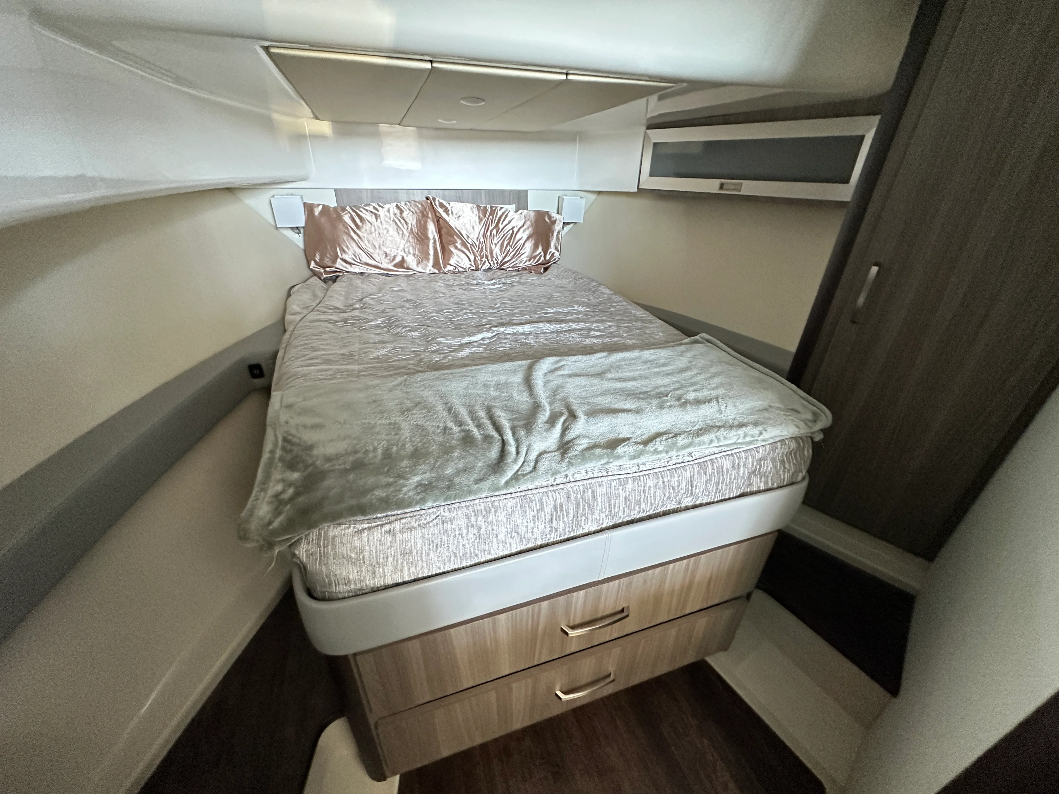 2022 Regal 36 GRAND COUPE Image Thumbnail #25