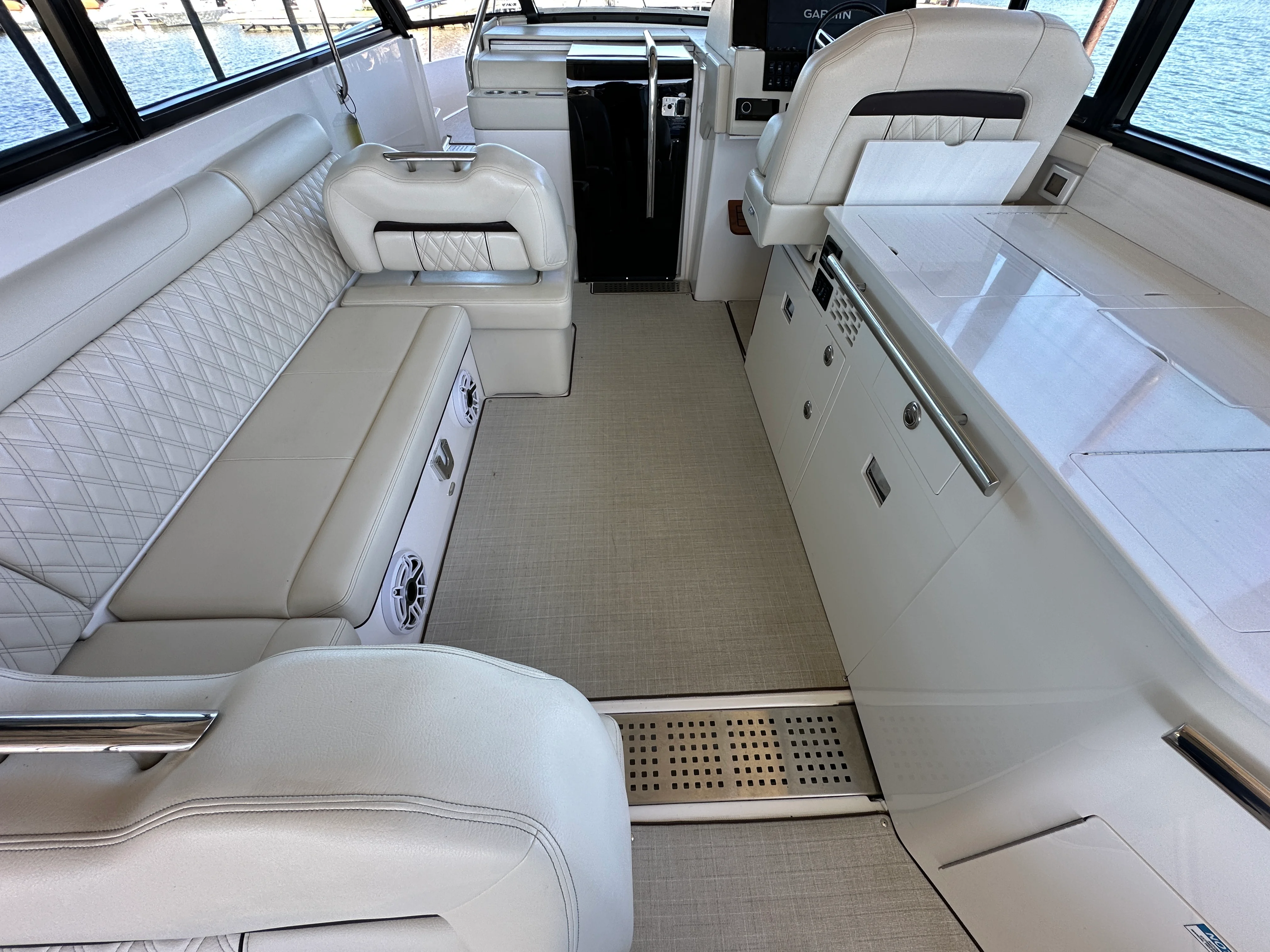 2022 Regal 36 Grande Coupe Image Thumbnail #11