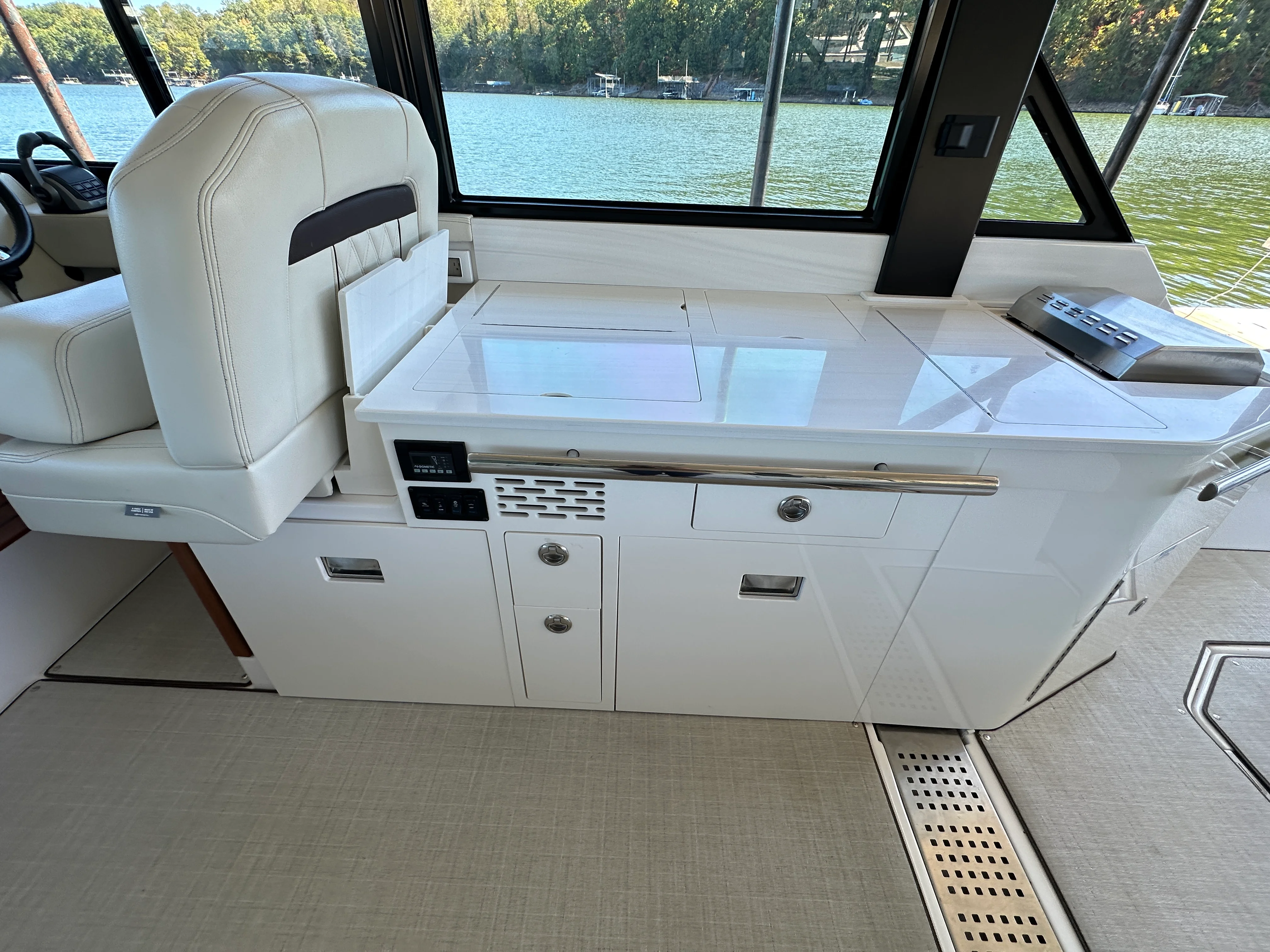 2022 Regal 36 GRAND COUPE Image Thumbnail #14