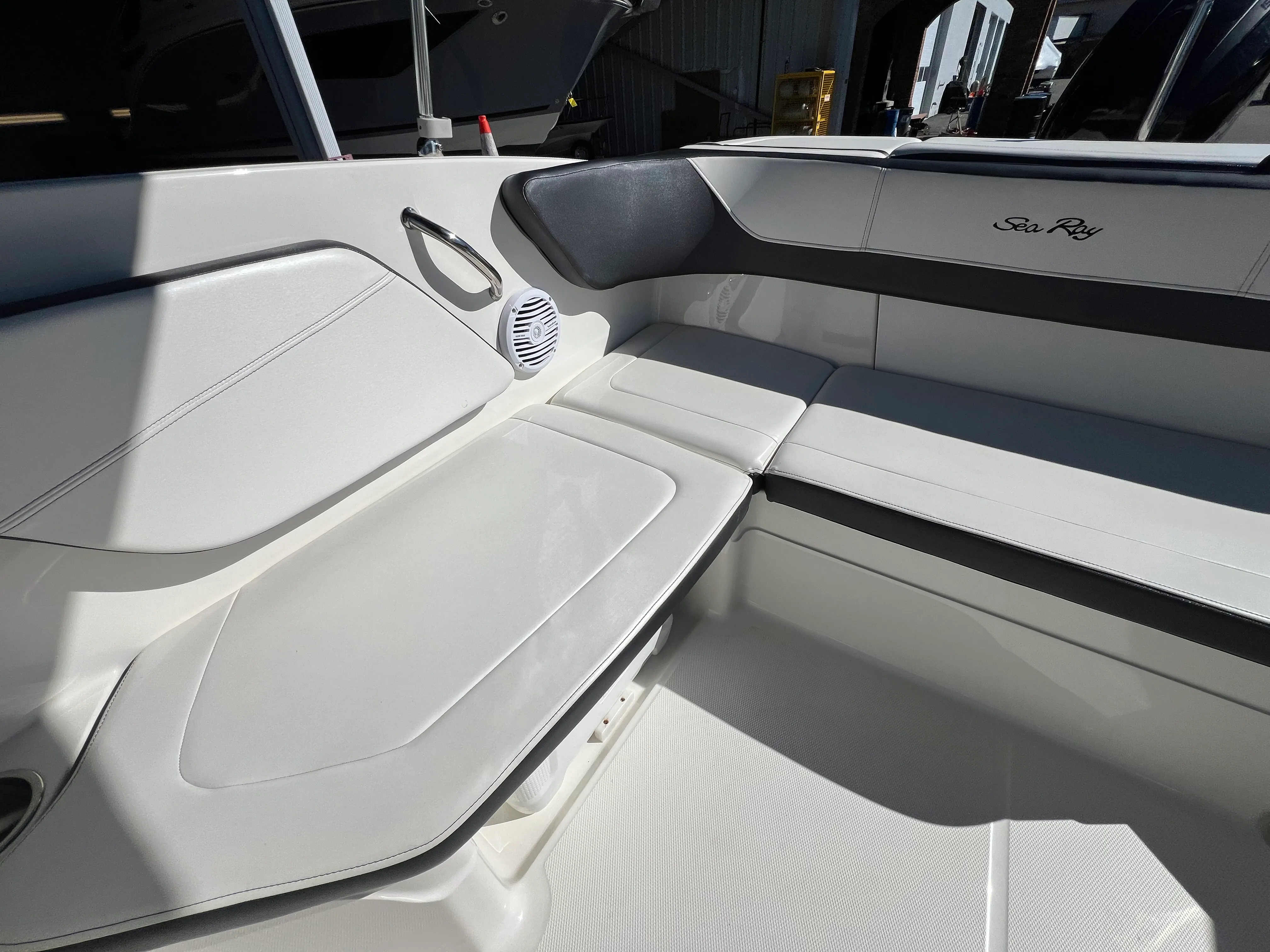 2018 Sea Ray SPX 210 OB Image Thumbnail #6