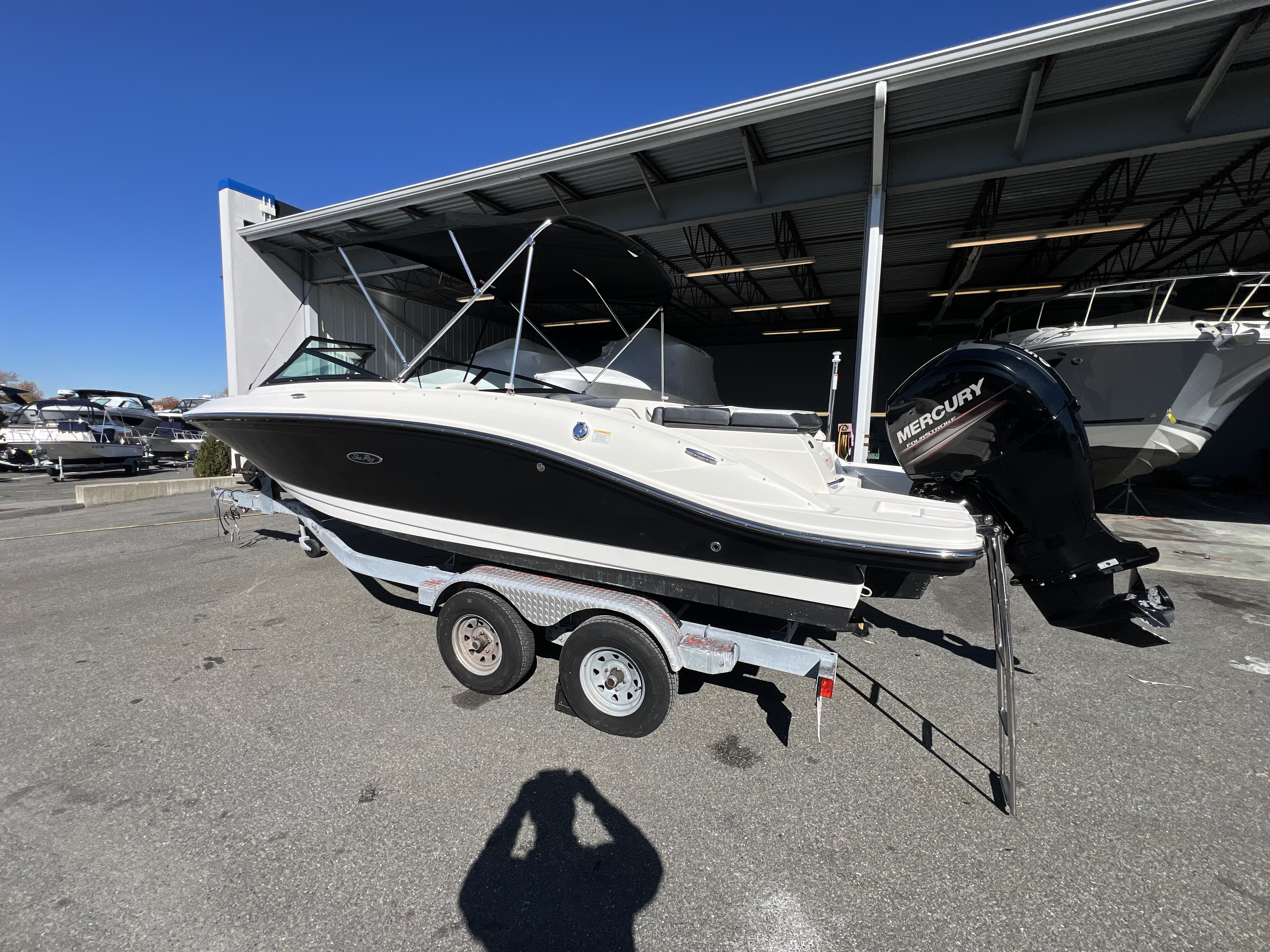 2018 Sea Ray SPX 210 OB Image Thumbnail #1