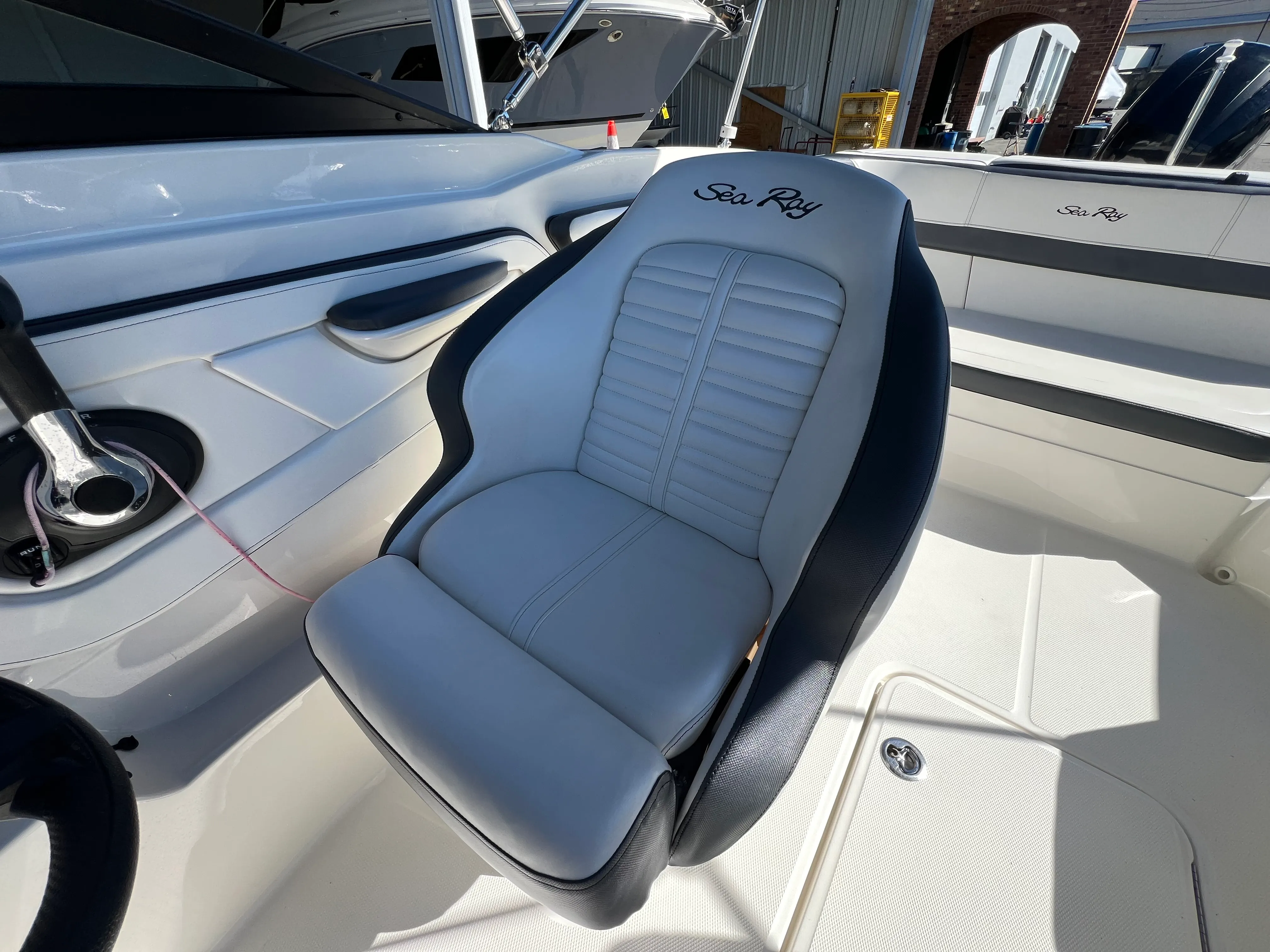2018 Sea Ray SPX 210 OB Image Thumbnail #10