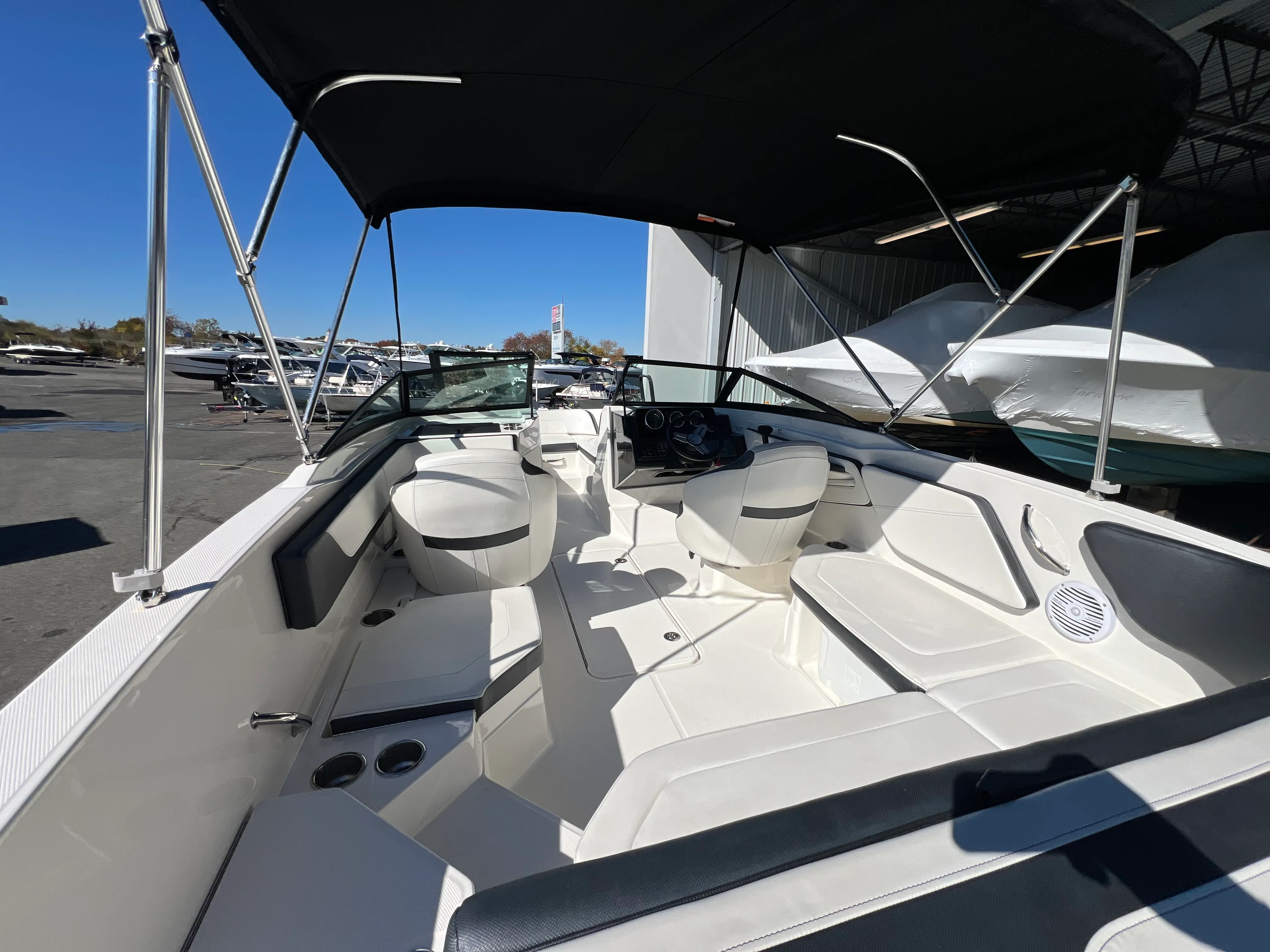 2018 Sea Ray SPX 210 OB Image Thumbnail #4