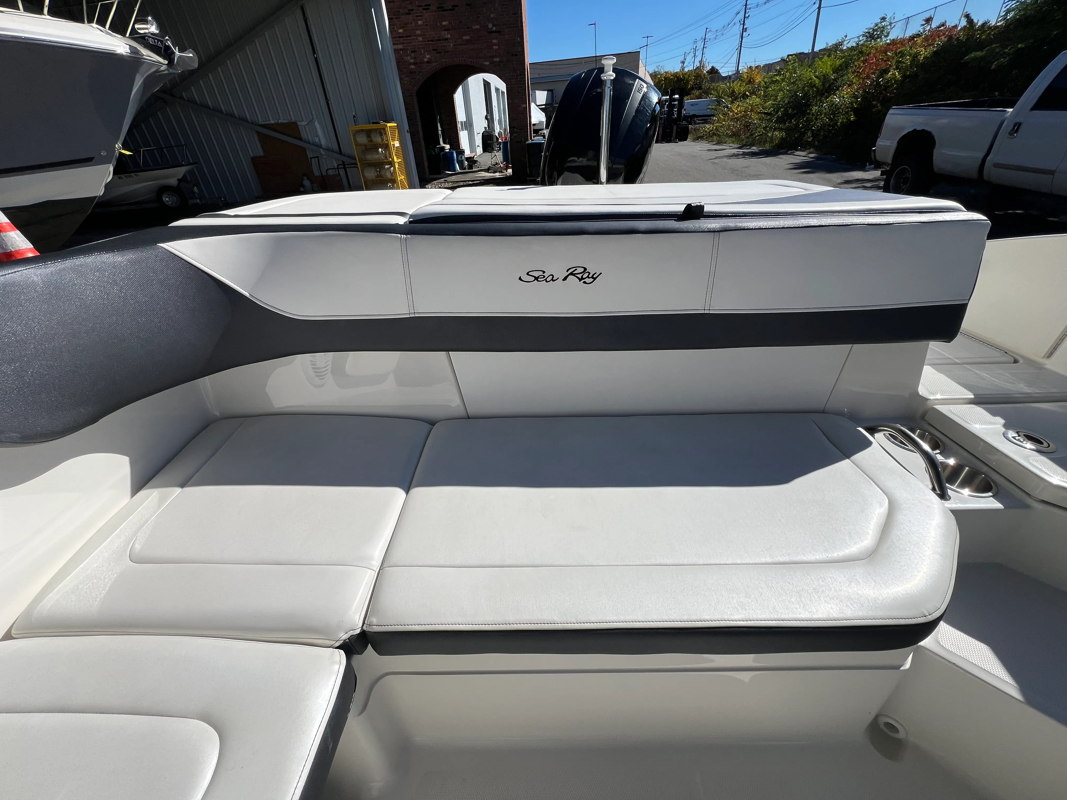 2018 Sea Ray SPX 210 OB Image Thumbnail #5
