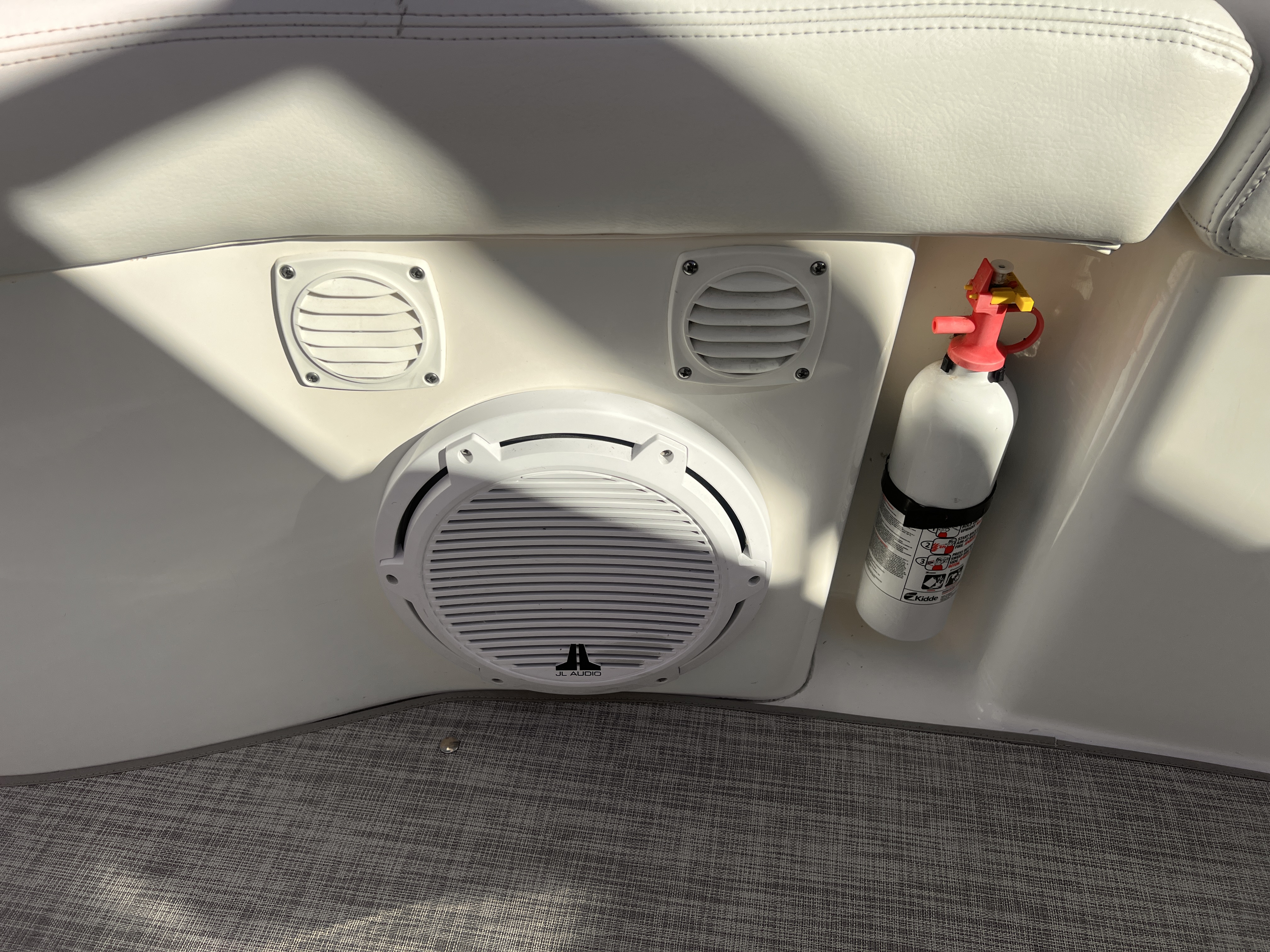 2006 Sea Ray 320 Sundancer Image Thumbnail #24