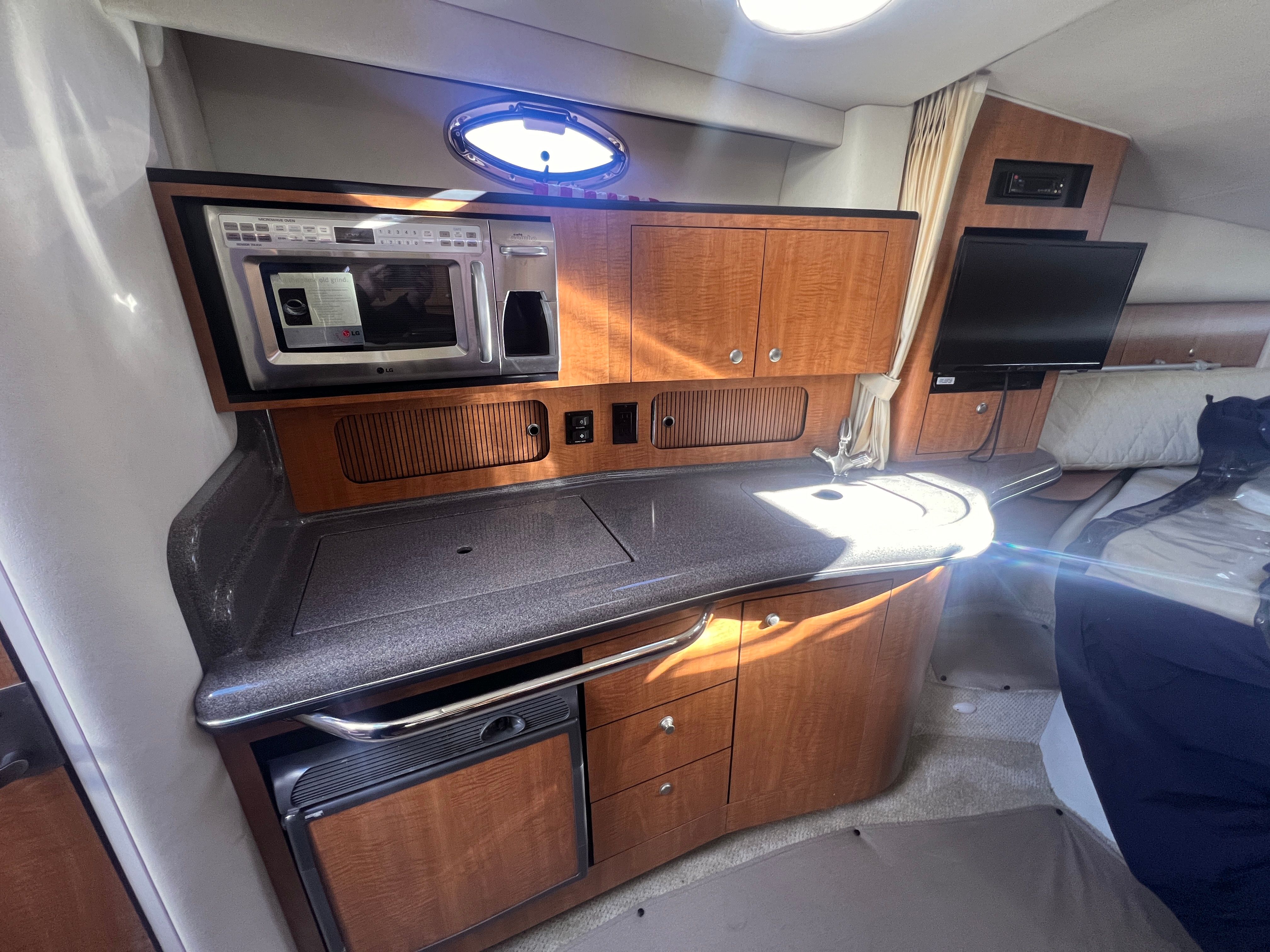 2006 Sea Ray 320 Sundancer Image Thumbnail #17