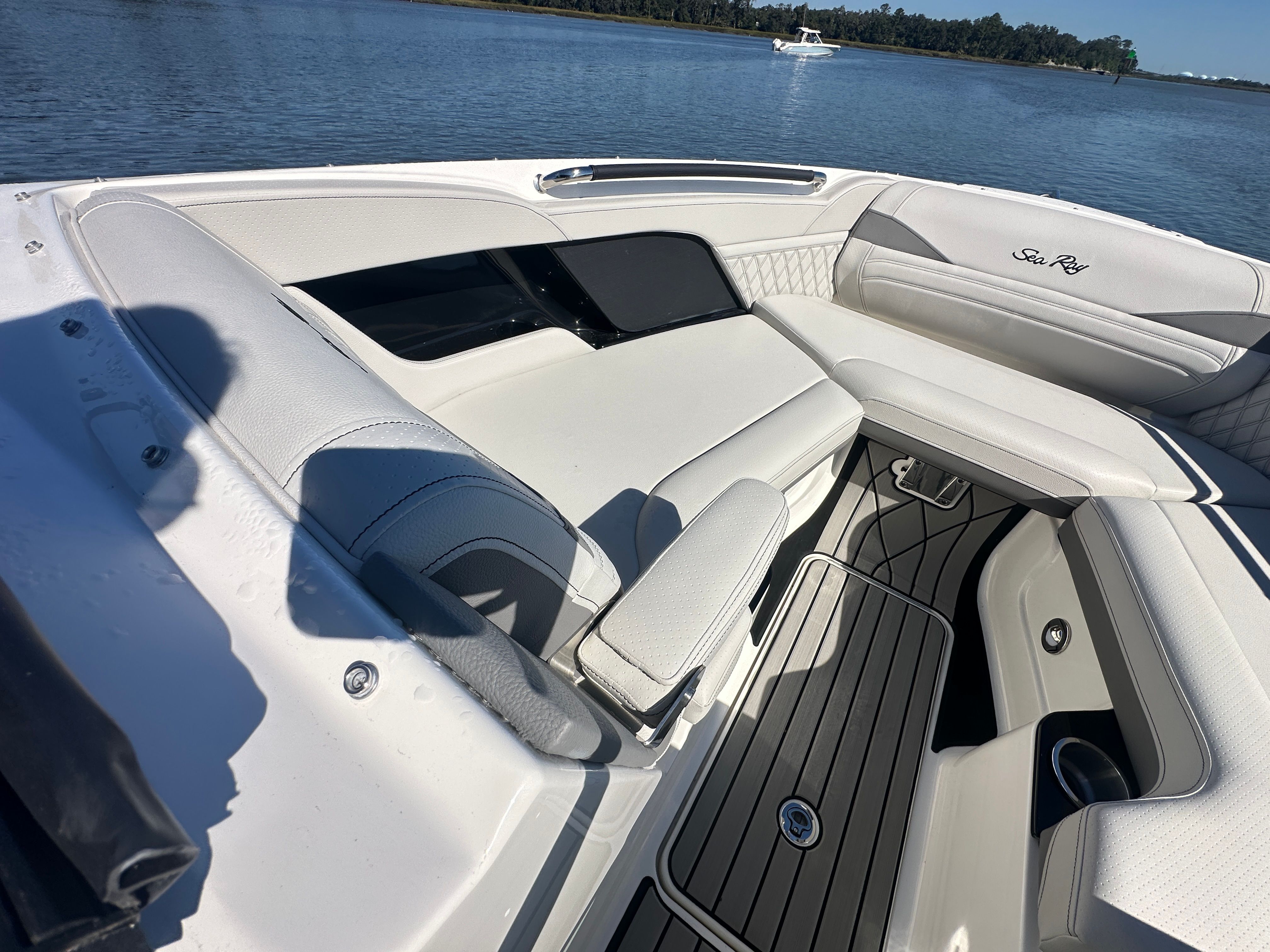 2026 Sea Ray SLX 280 Outboard Image Thumbnail #17