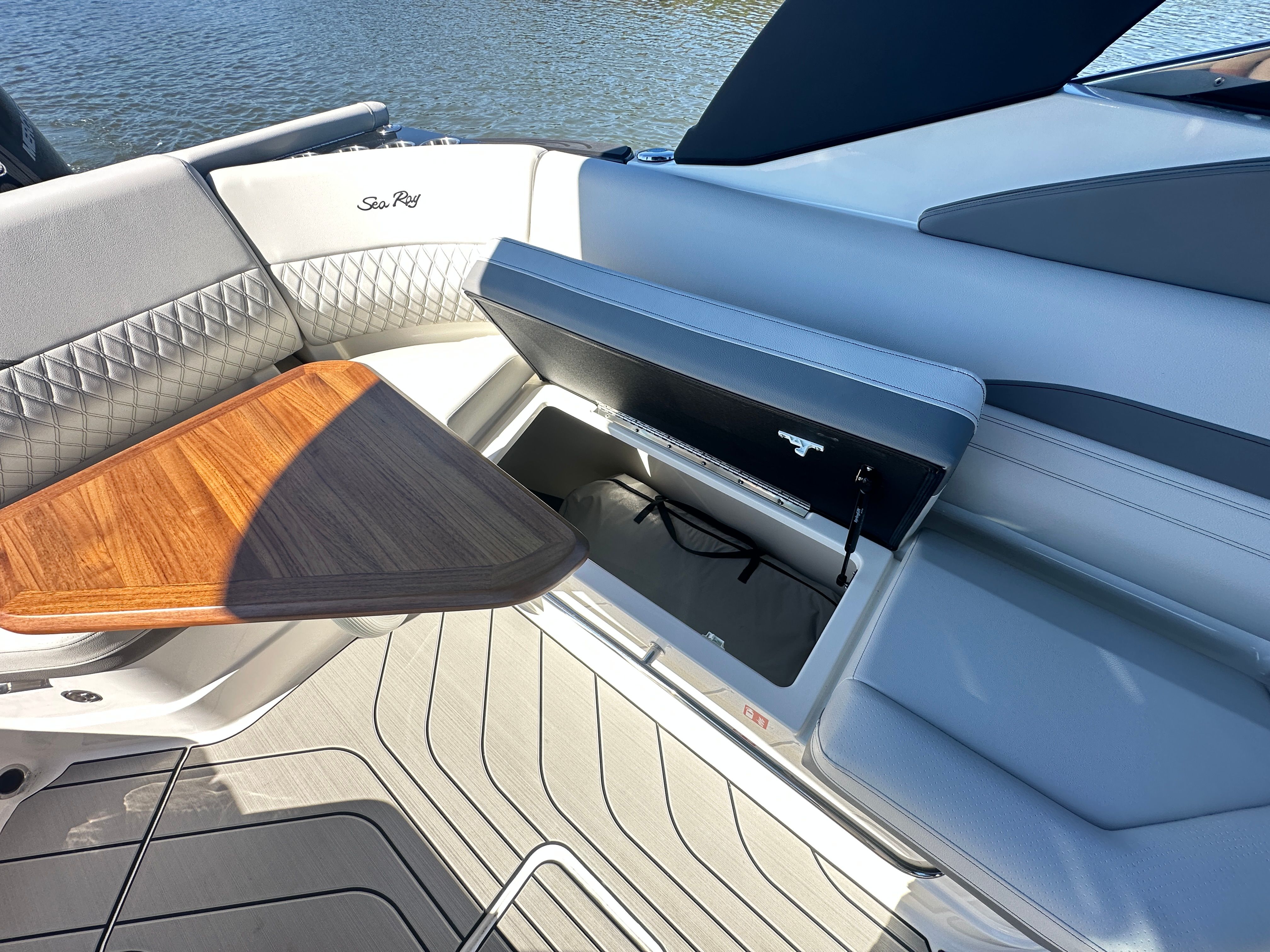 2026 Sea Ray SLX 280 Outboard Image Thumbnail #40