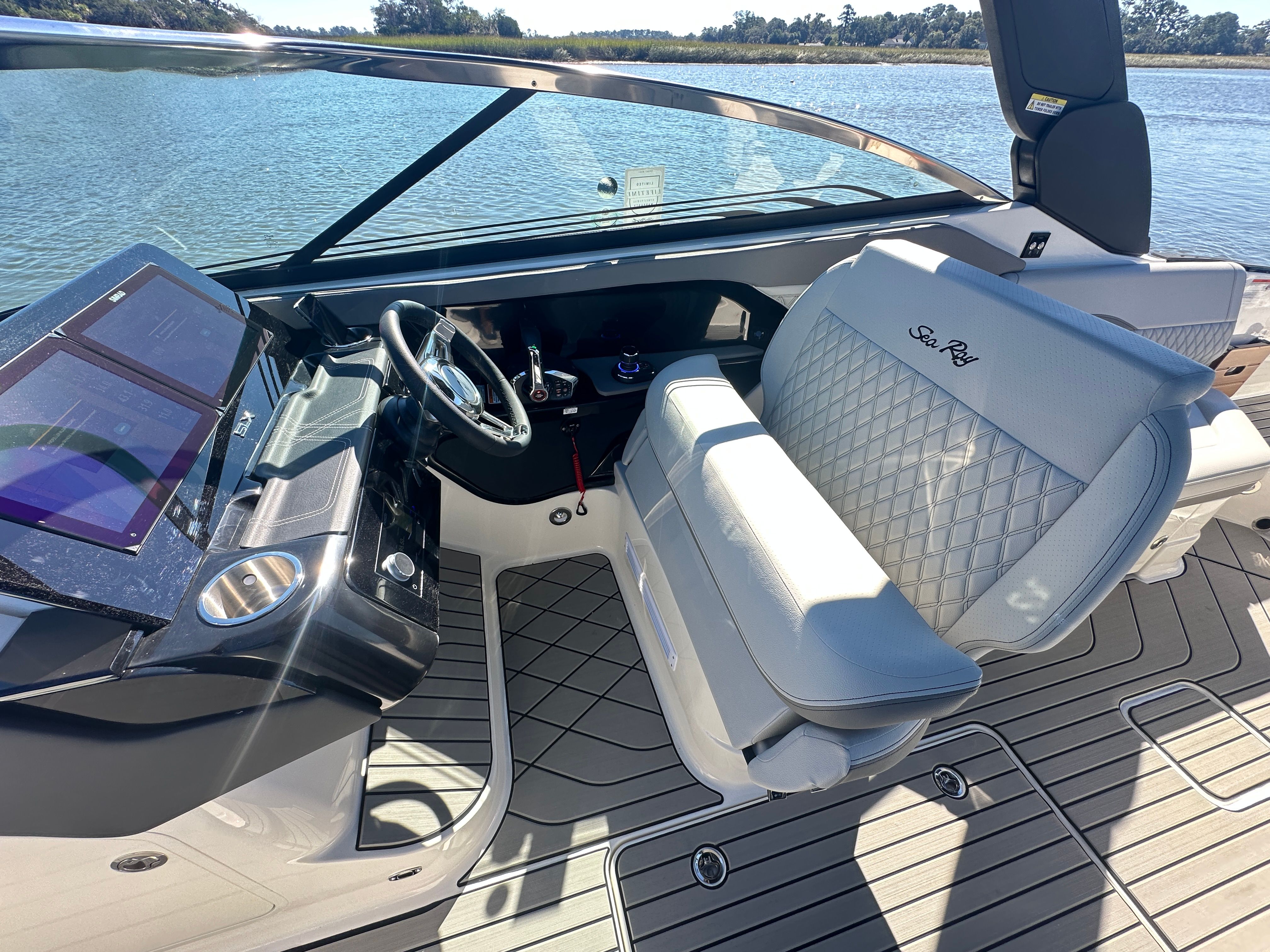 2026 Sea Ray SLX 280 Outboard Image Thumbnail #30