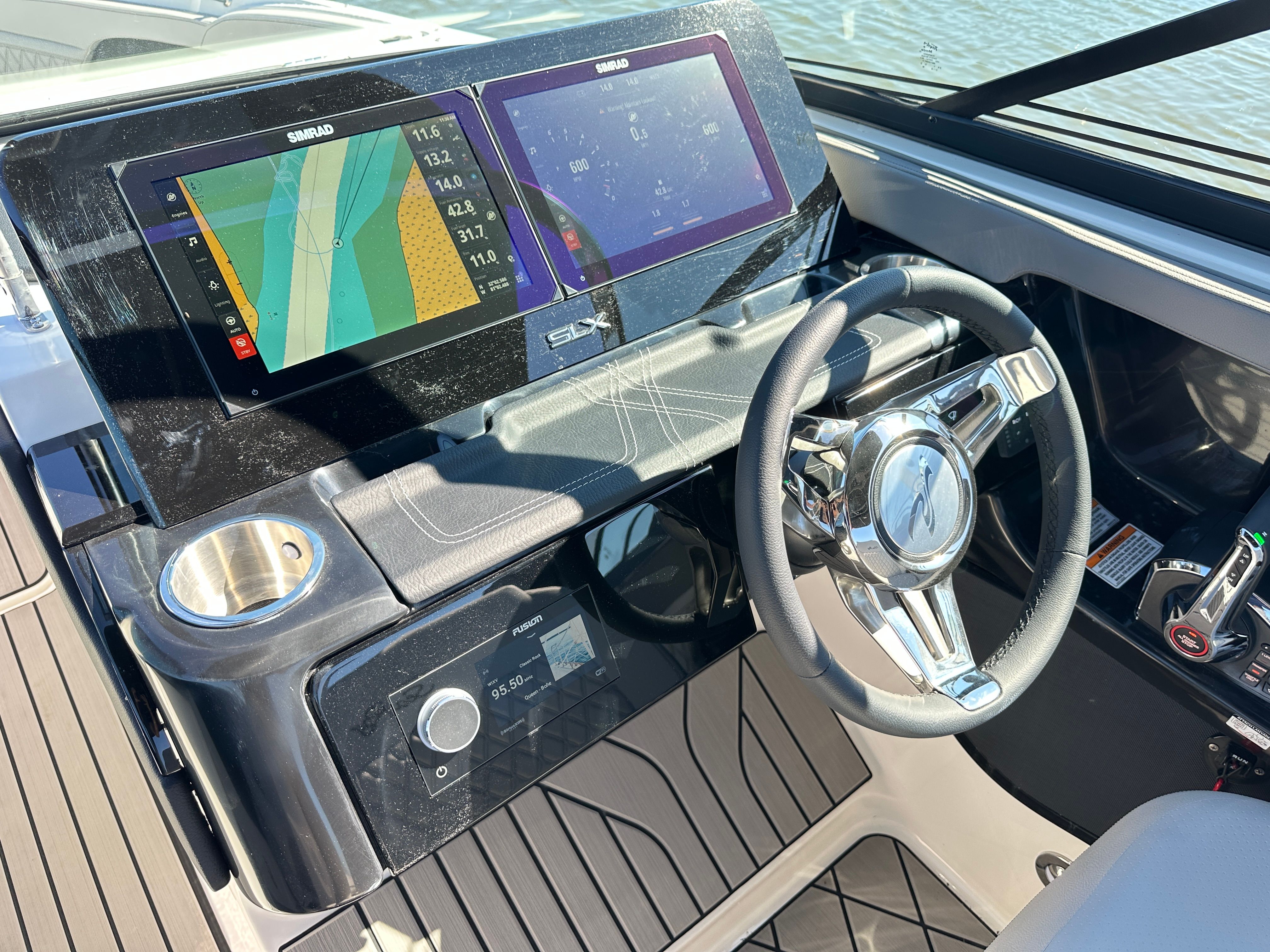 2026 Sea Ray SLX 280 Outboard Image Thumbnail #33