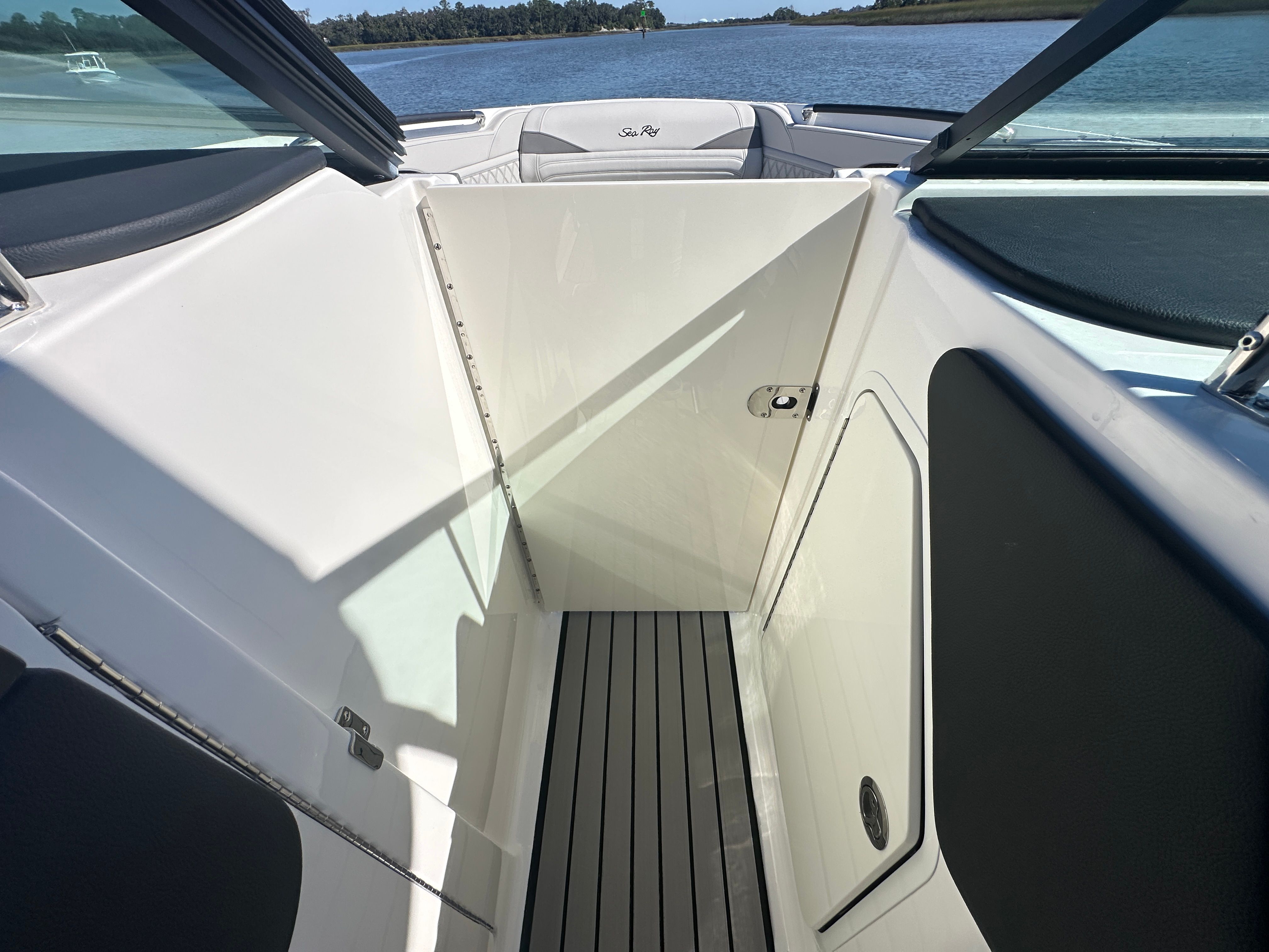 2026 Sea Ray SLX 280 Outboard Image Thumbnail #22