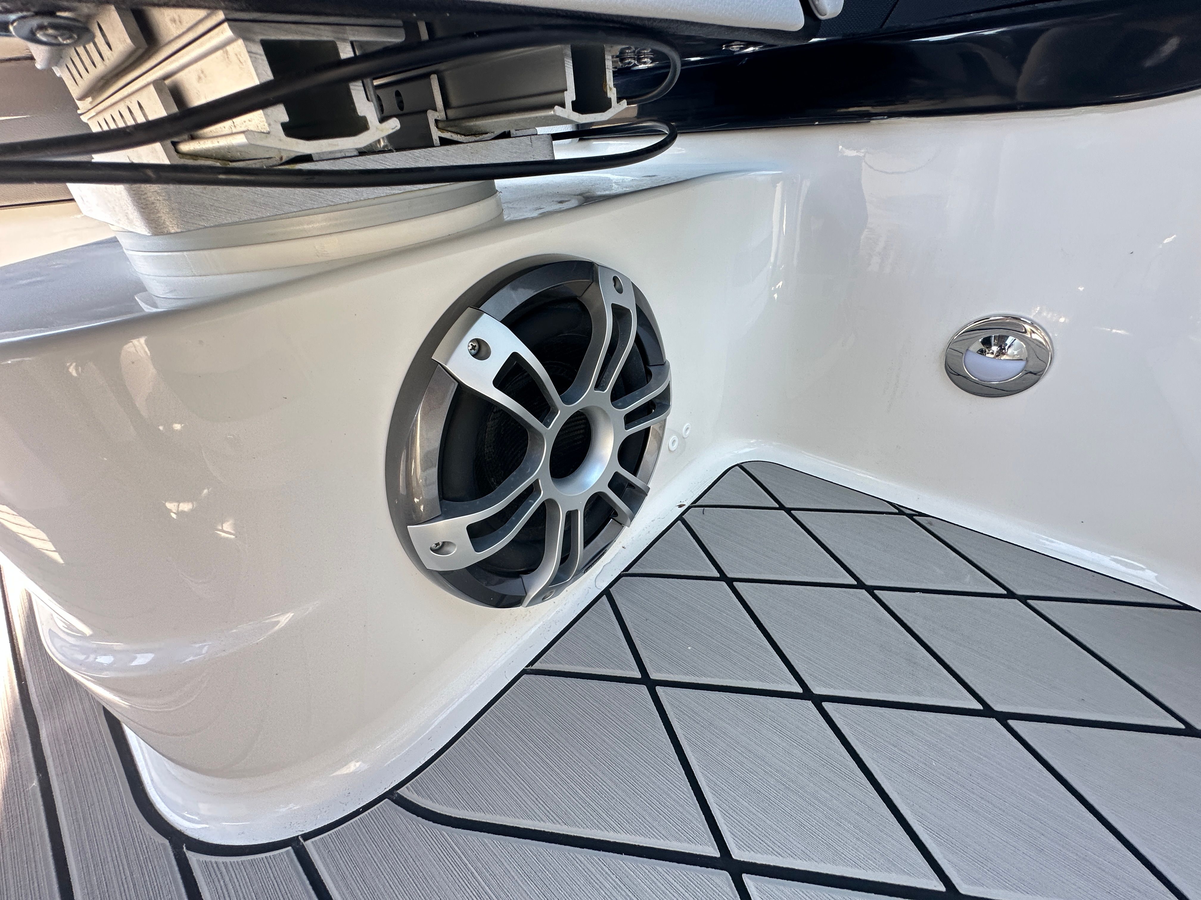 2026 Sea Ray SLX 280 Outboard Image Thumbnail #29